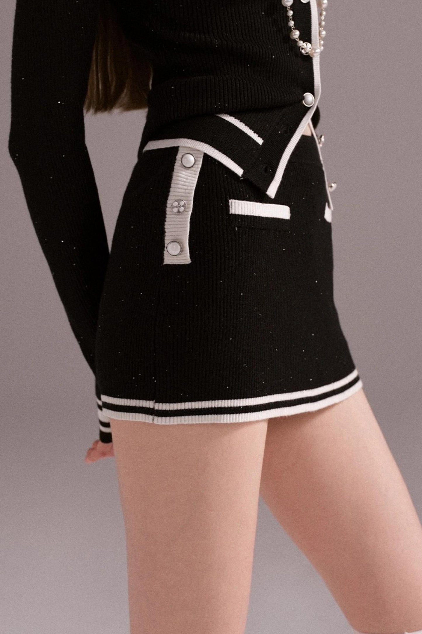 Hot Girl Contrast Knit Cardigan Suit Set-Up