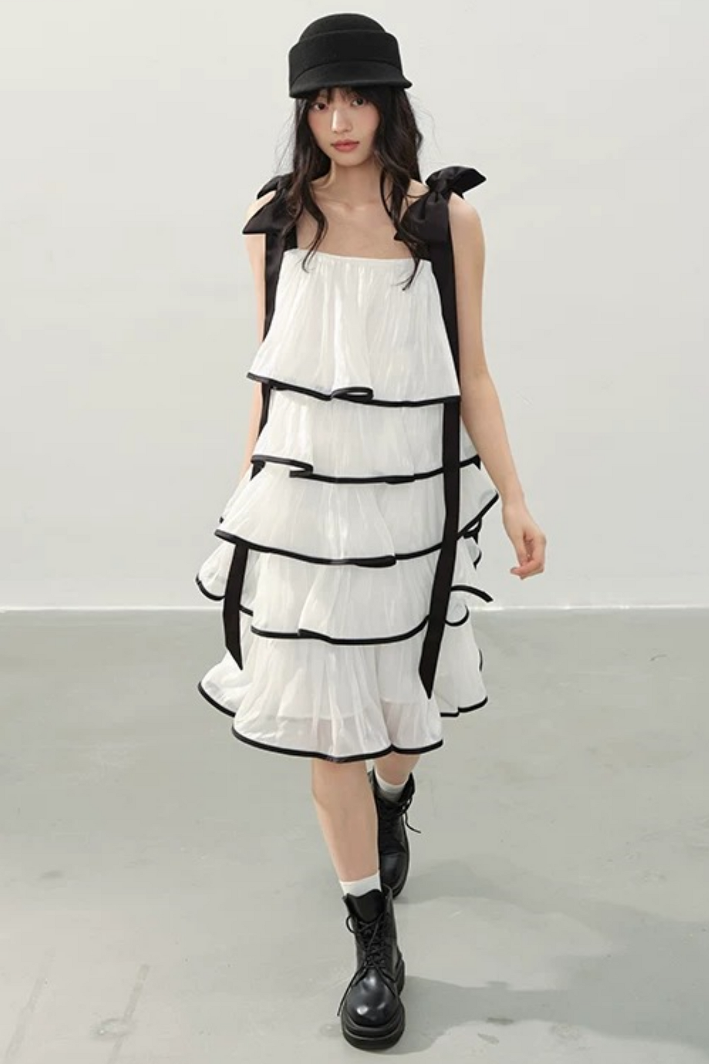 Abito con Fiocco Bianco e Nero