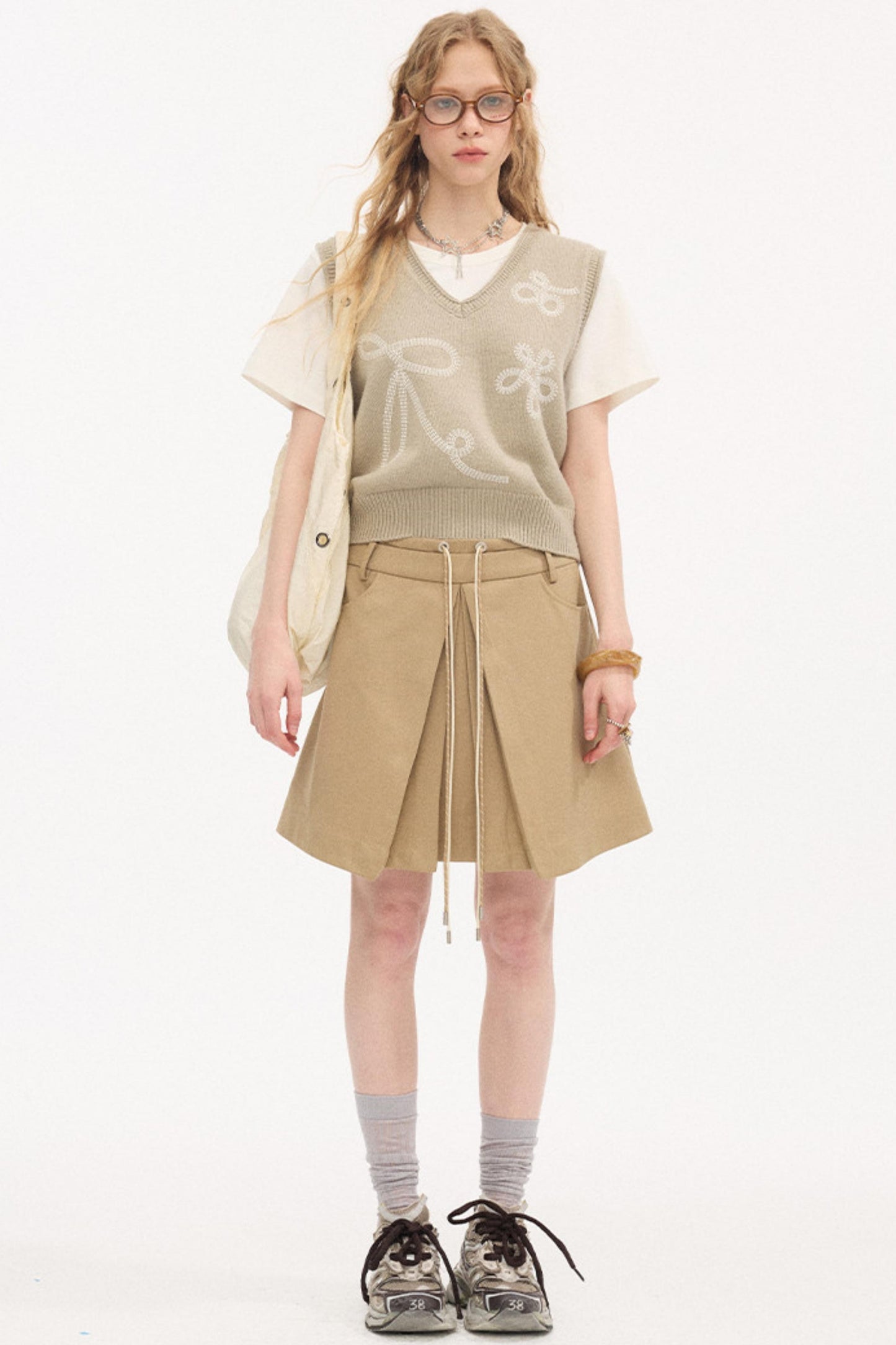 Dot Embroidery Knitted Vest