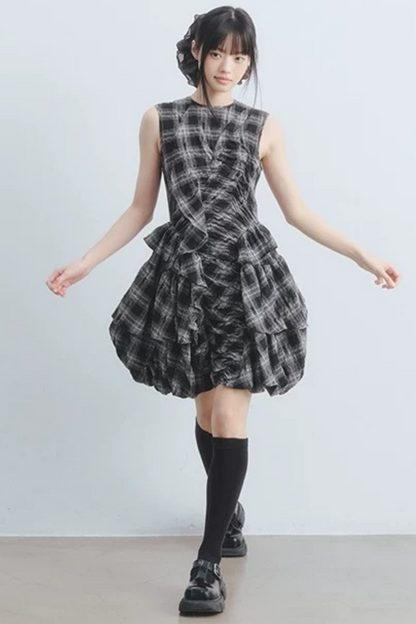 Vestido mate de cuadros con volantes