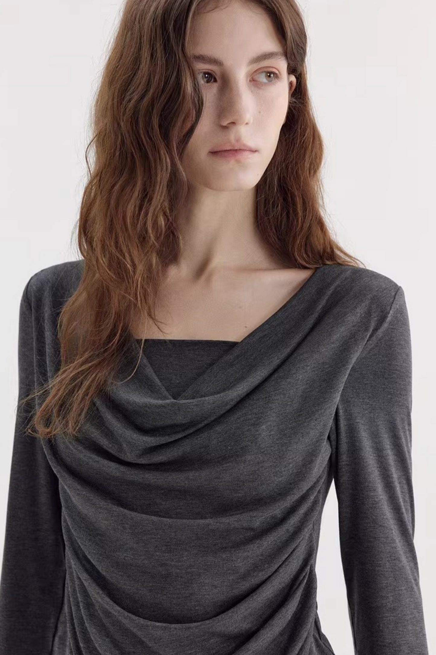 비대칭 스택 칼라 블라우스