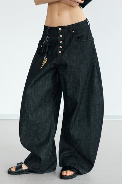 Wide-Leg Curved Knife Jeans