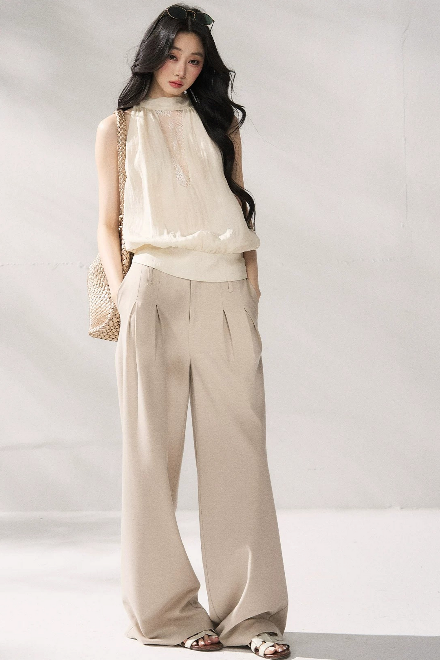 Gilet beige con scollo all'americana