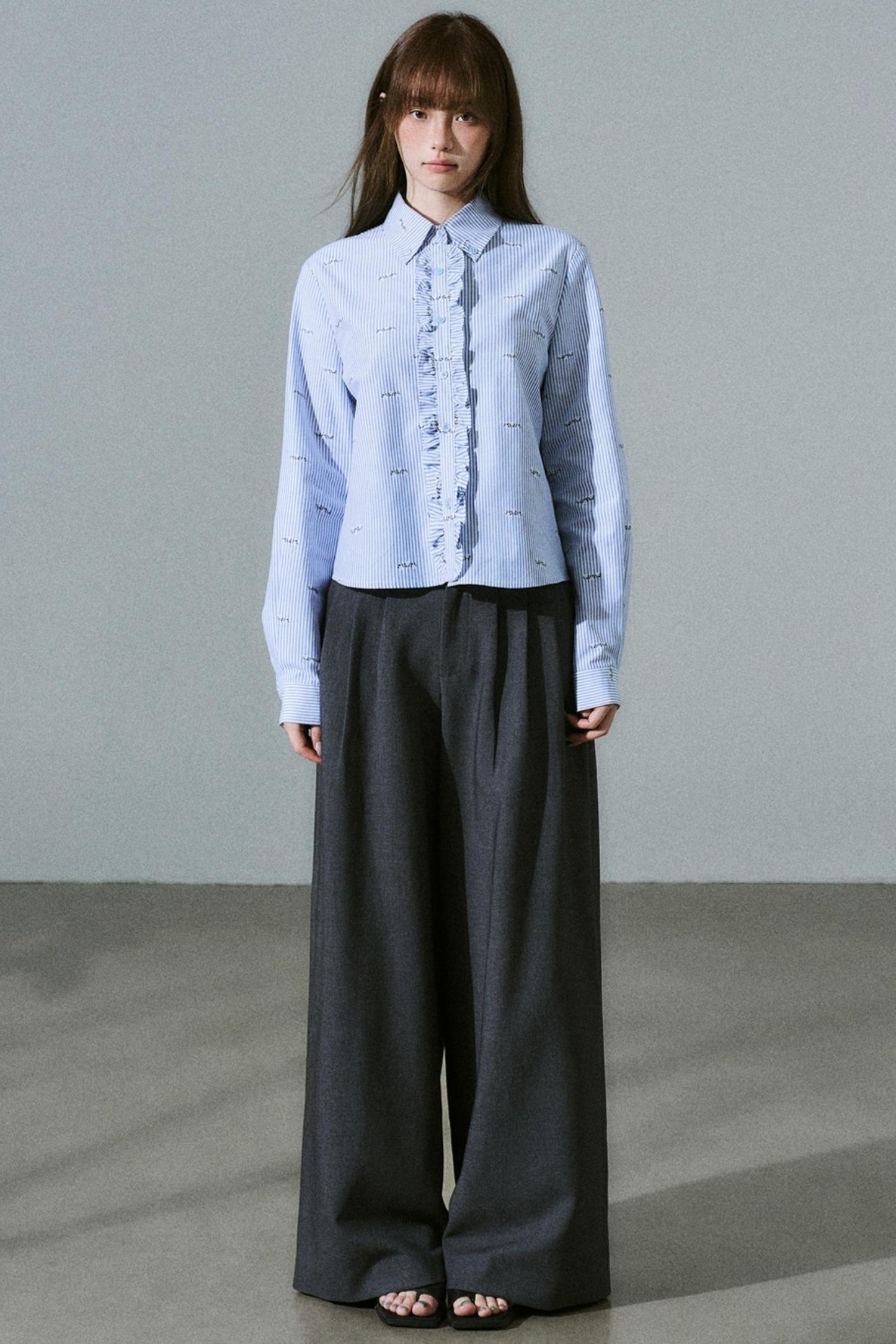 Soft Minimal Shoulder Top