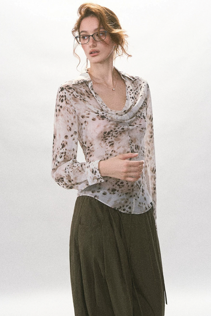 Hellfarbenes gepunktetes Slim-Fit-Chiffon-Oberteil