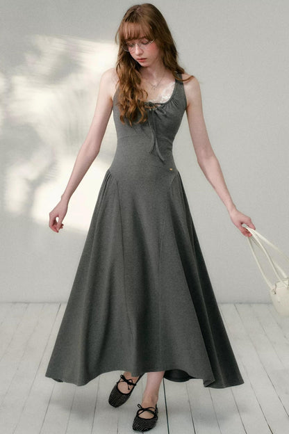 Vestido línea A irregular con escote en U en gris