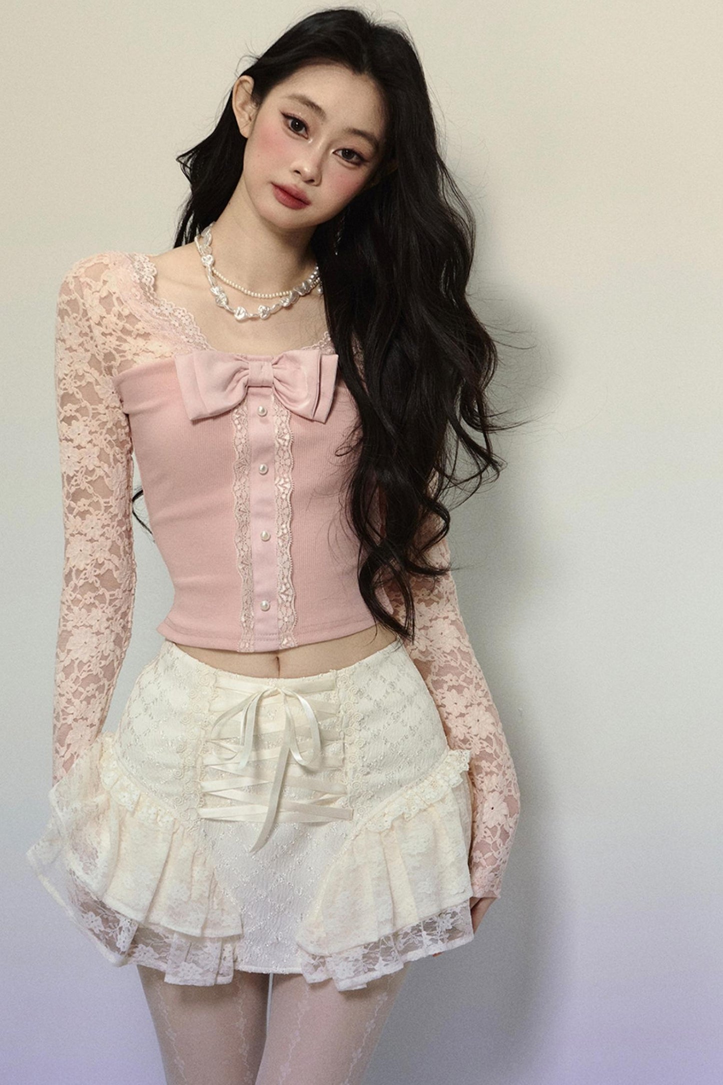 Slim Fit V-Neck Lace Cropped Top