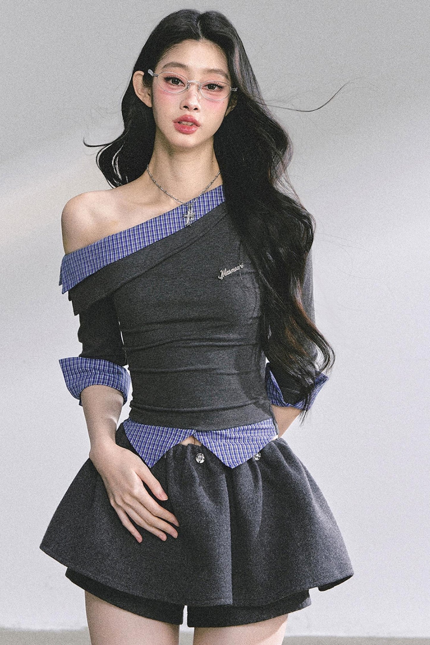 Gray Tone Slanted Shoulder Plaid T-shirt