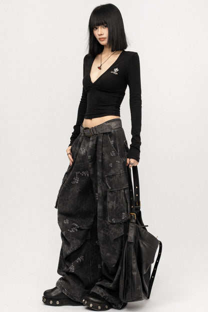 Black V-Neck Long-Sleeved Slim Top