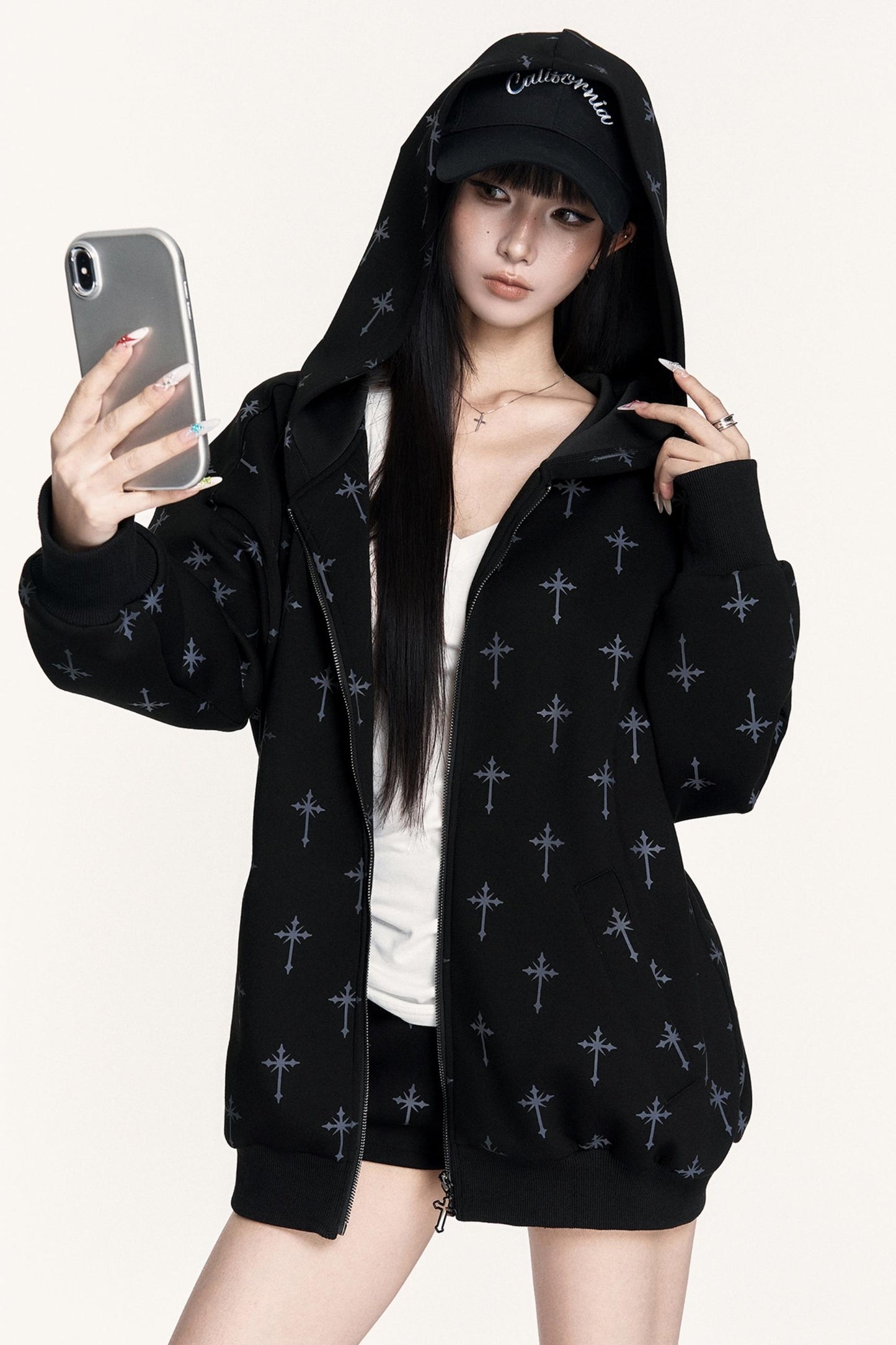 V-Neck Print Long-Sleeved T-Shirt