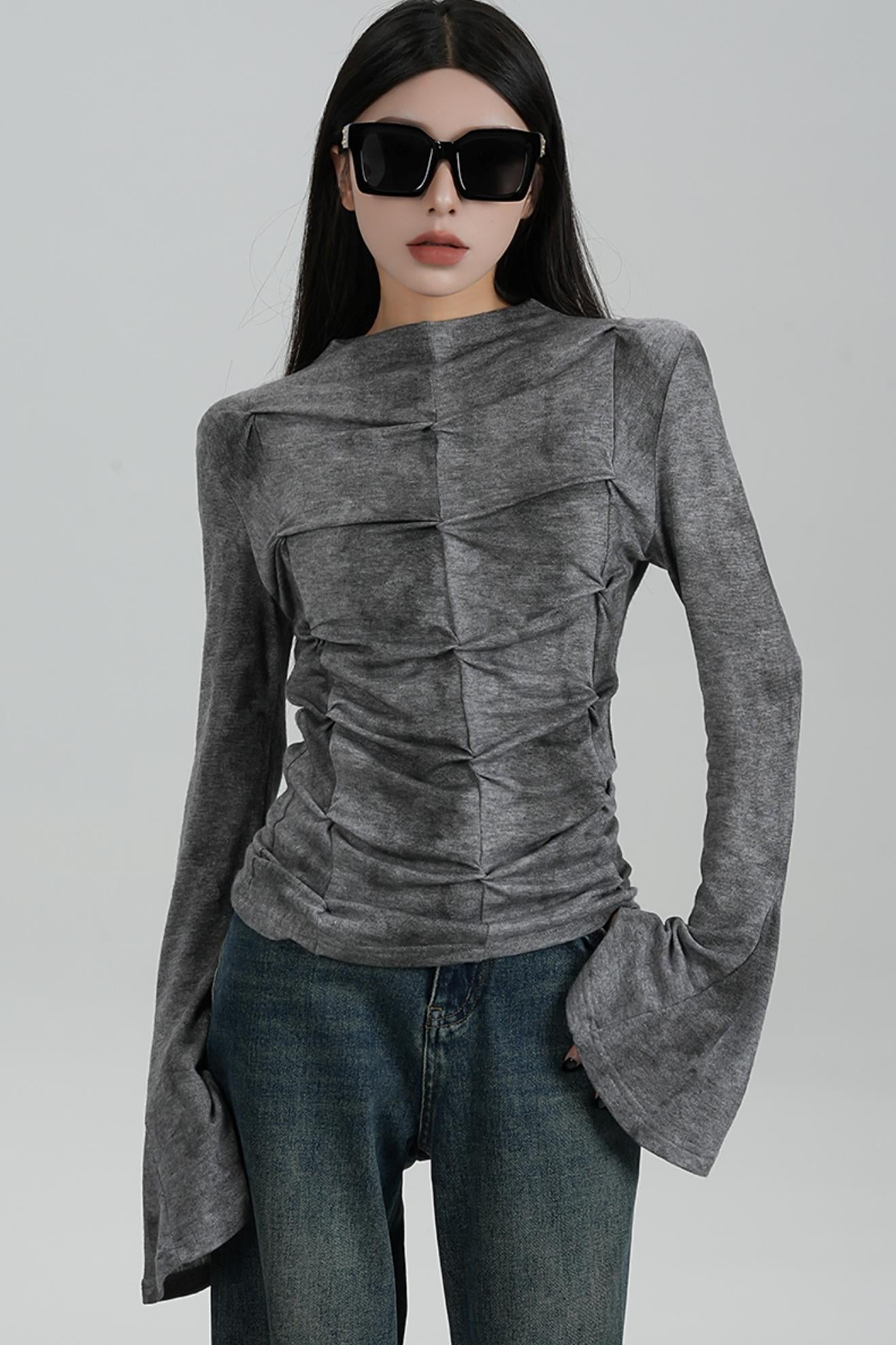 SRYSAME's design is slim, pleated, flared, long-sleeved, T-shirt, underneath, and top, a new autumn women's wear