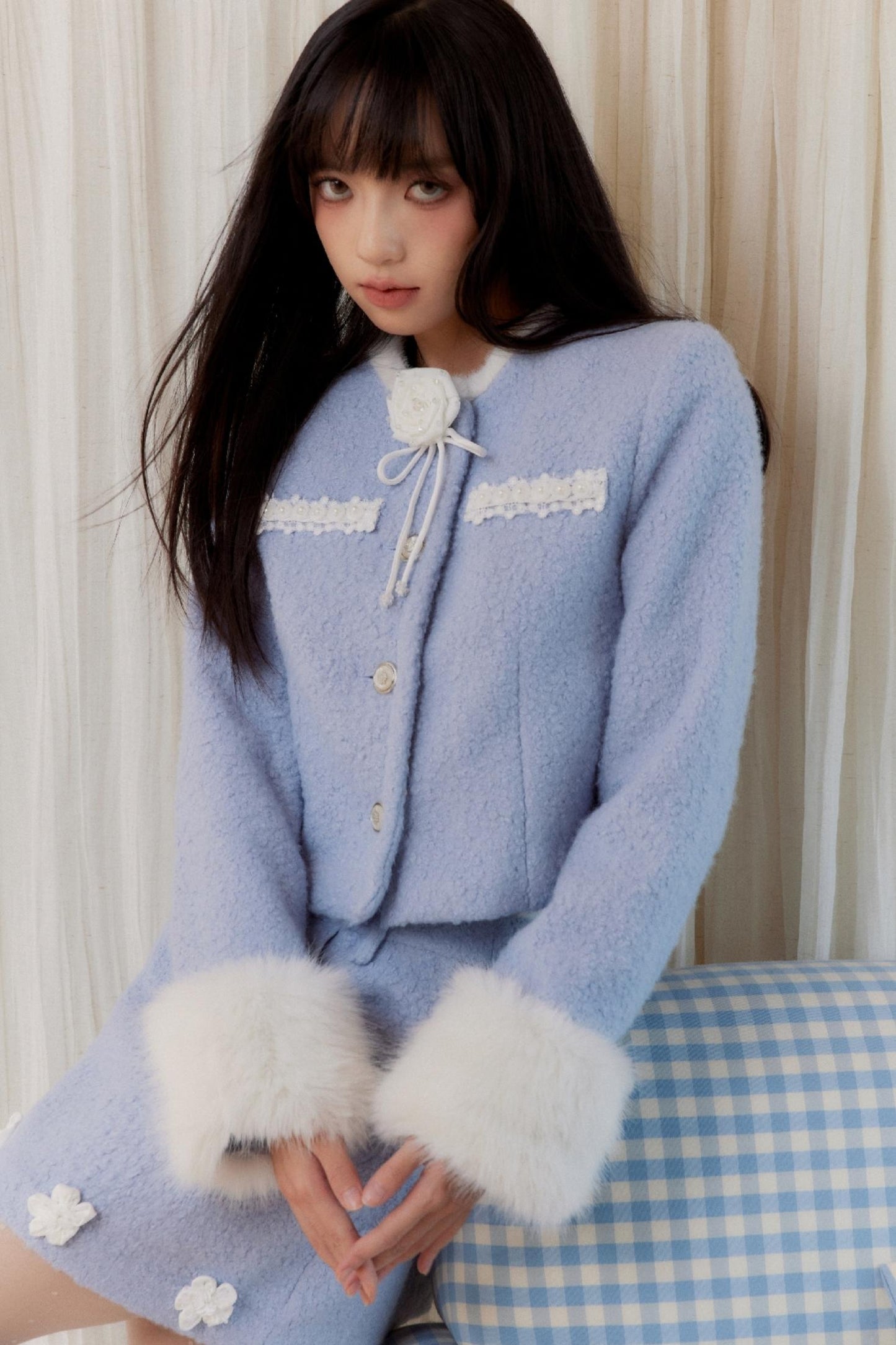 Blumengeschmückter eleganter Anzug-Set 