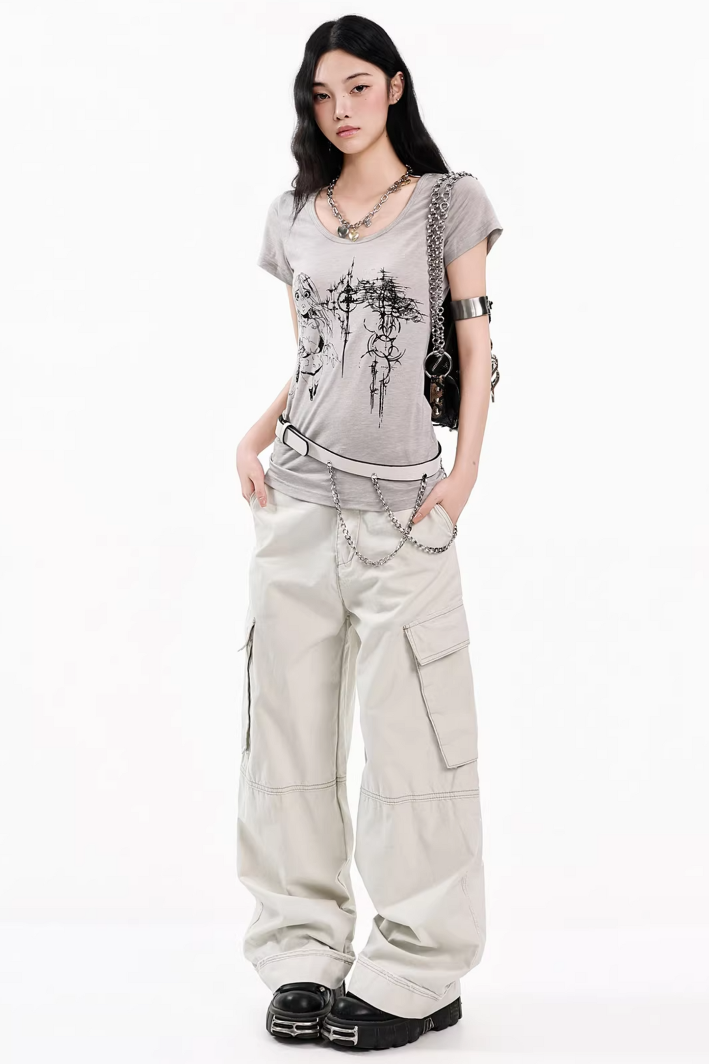 Dunkelgraues Buchstaben-Oberteil