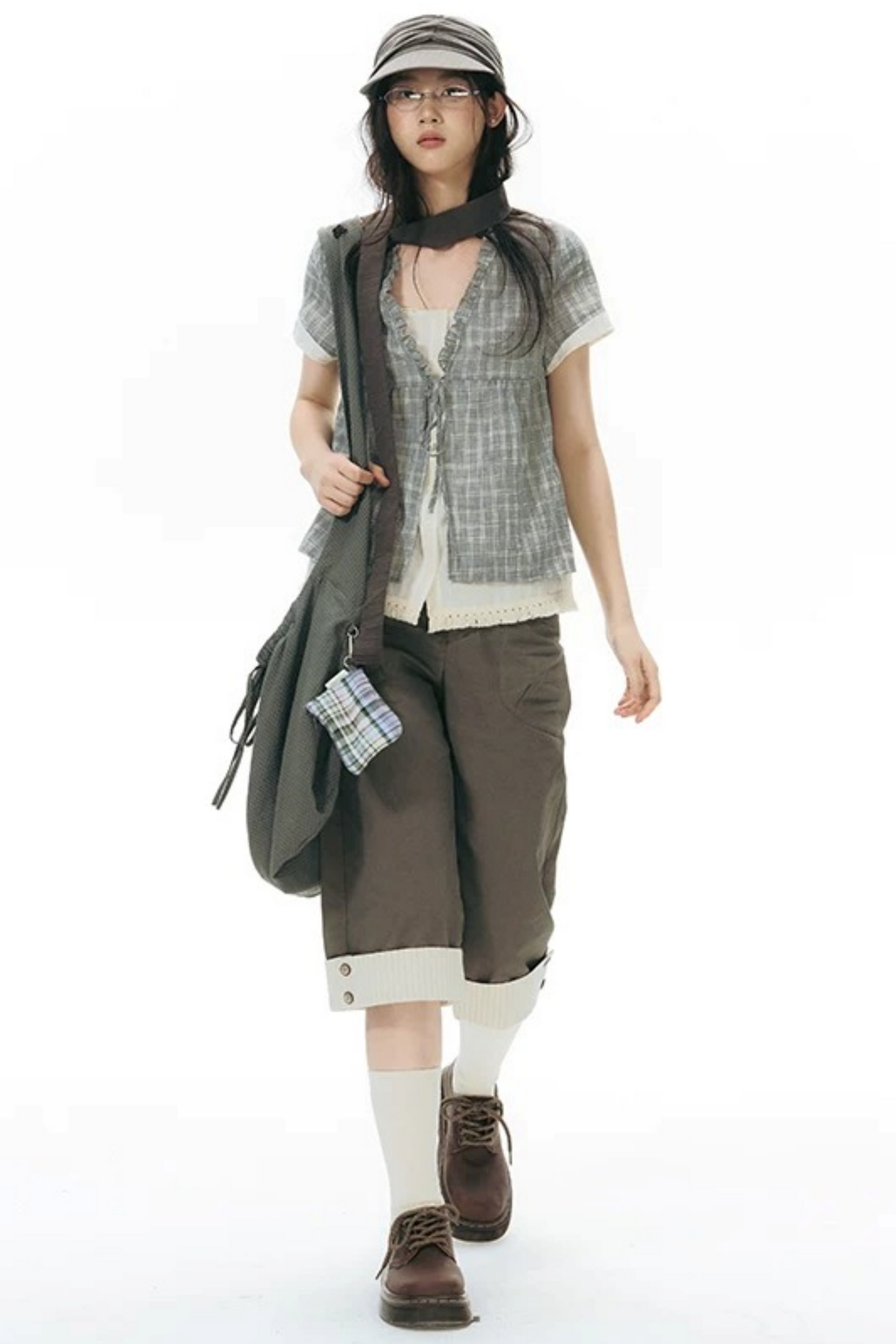 Camicia a quadri con volant e scollo a V