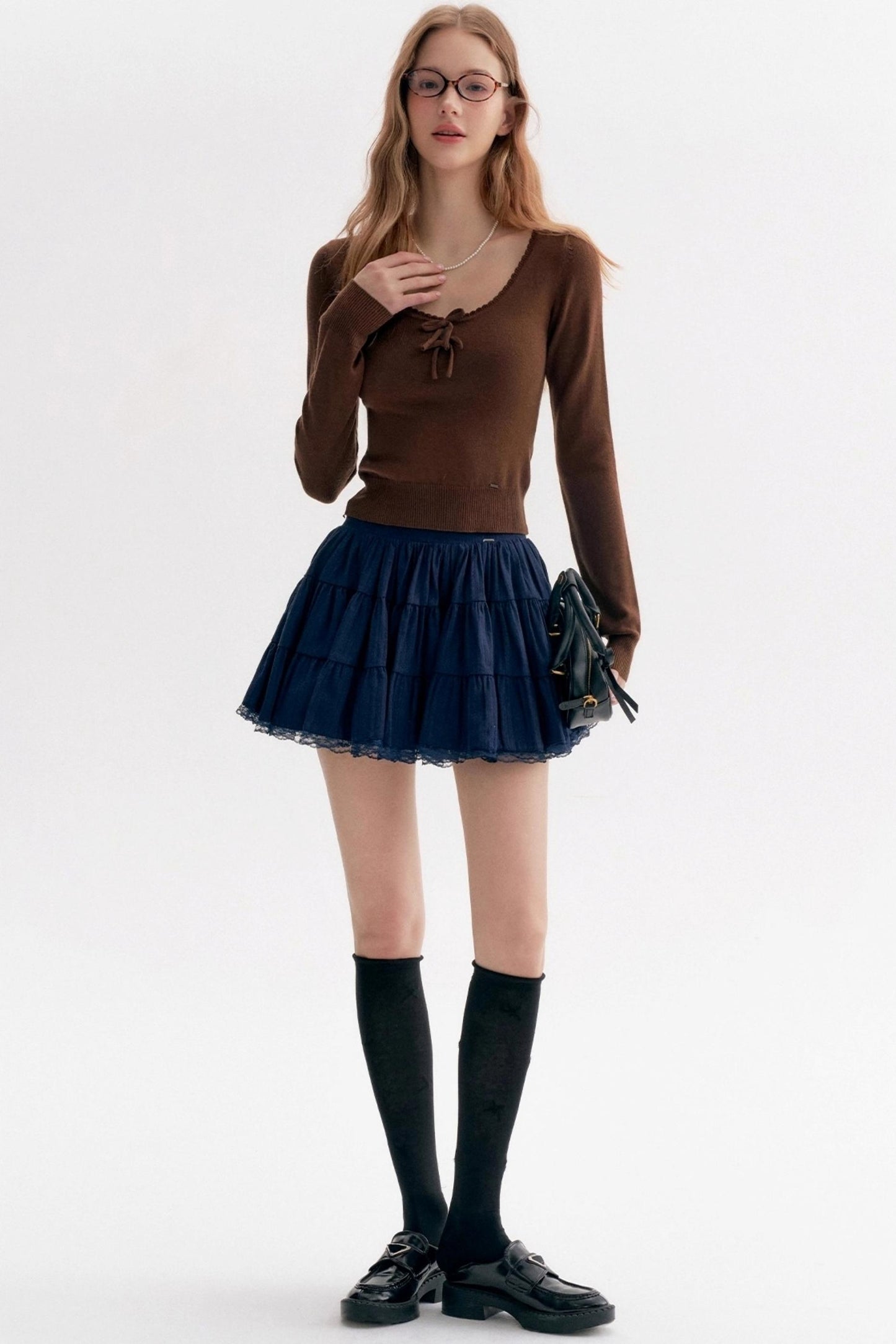 Bow Wavy Lace U-Neck Slim Top