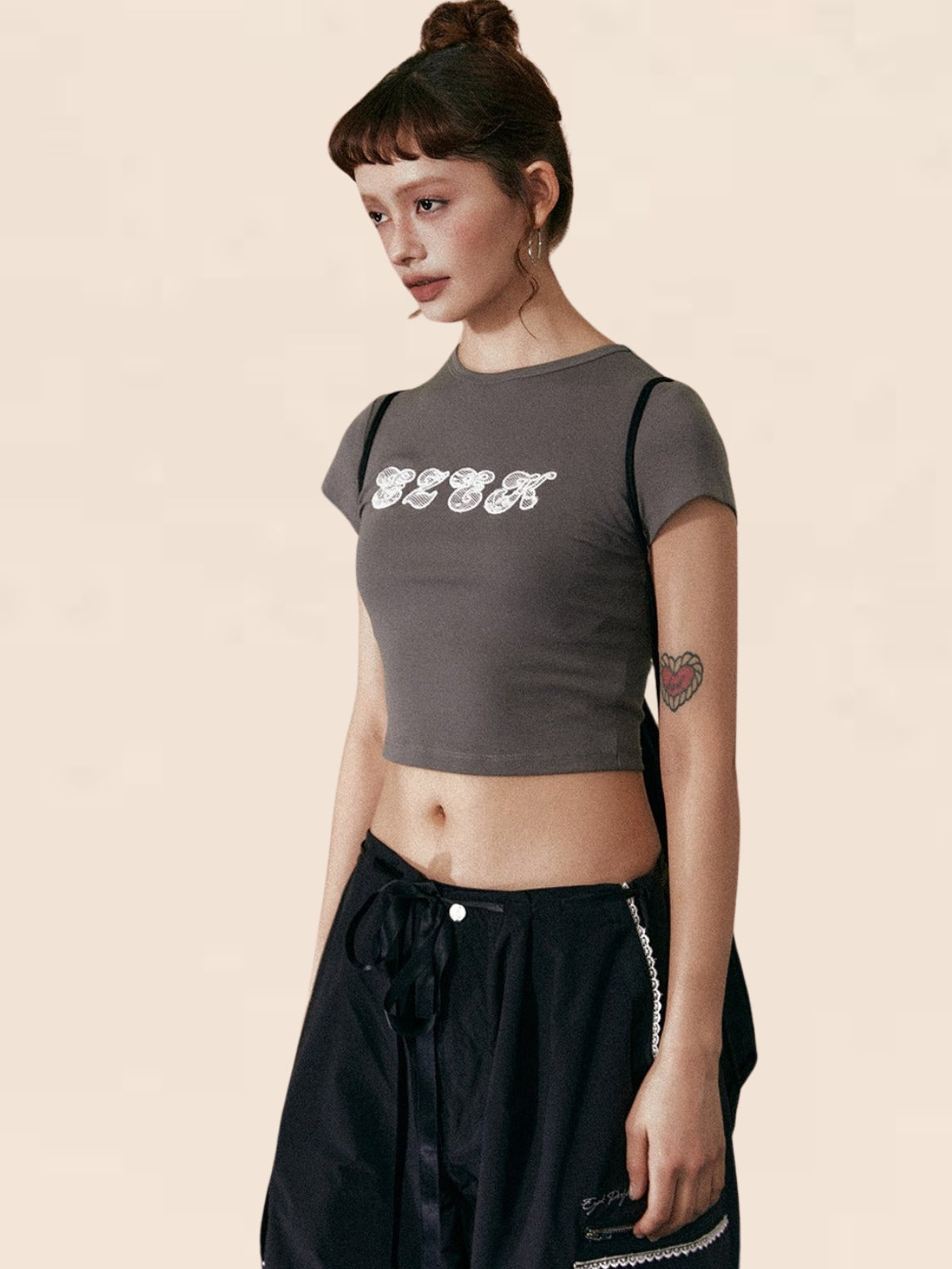 Embroidery Cropped Slim T-shirt