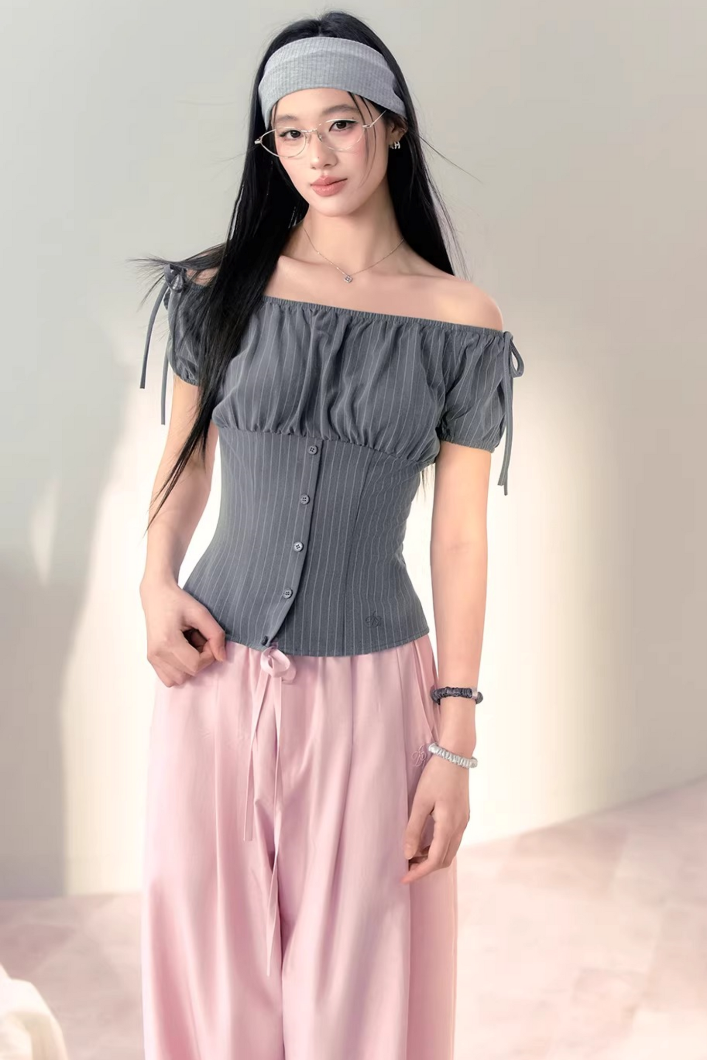 Airy Pleated Balloon Pants