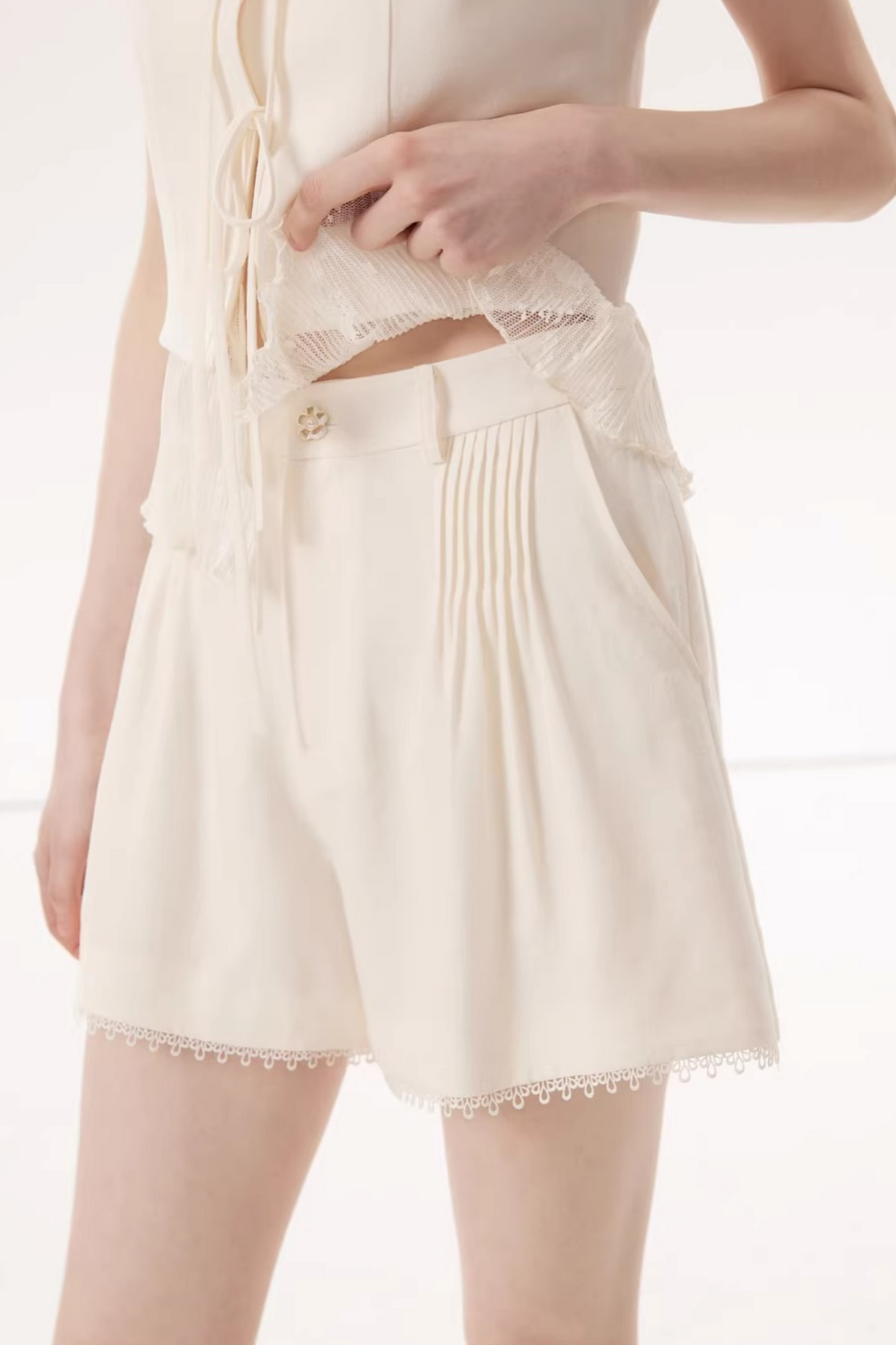 Elegantes weißes Blazer-Ensemble