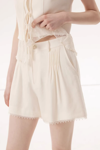 Elegantes weißes Blazer-Ensemble