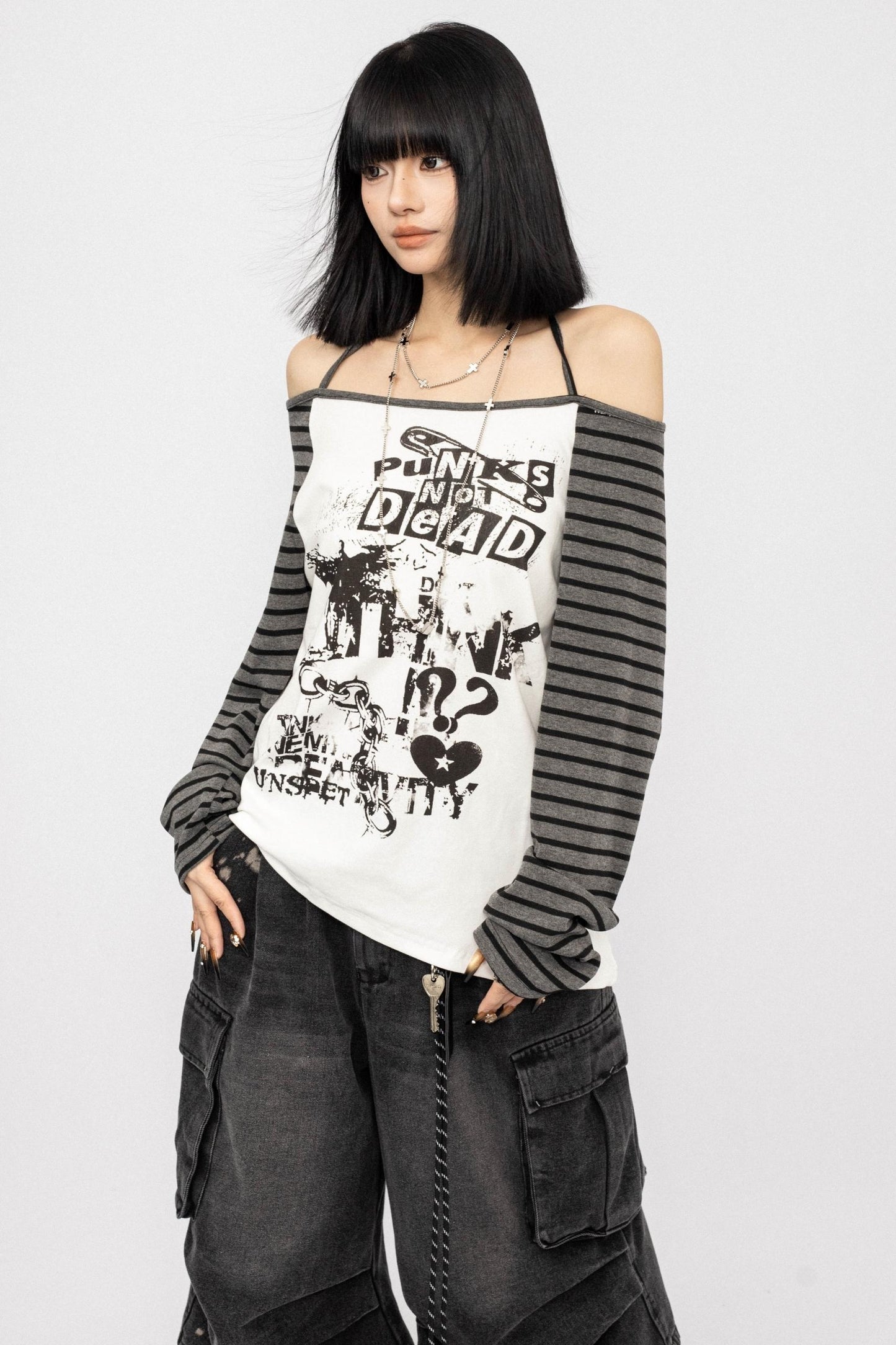 Loose Fit Spliced One-Shoulder Top