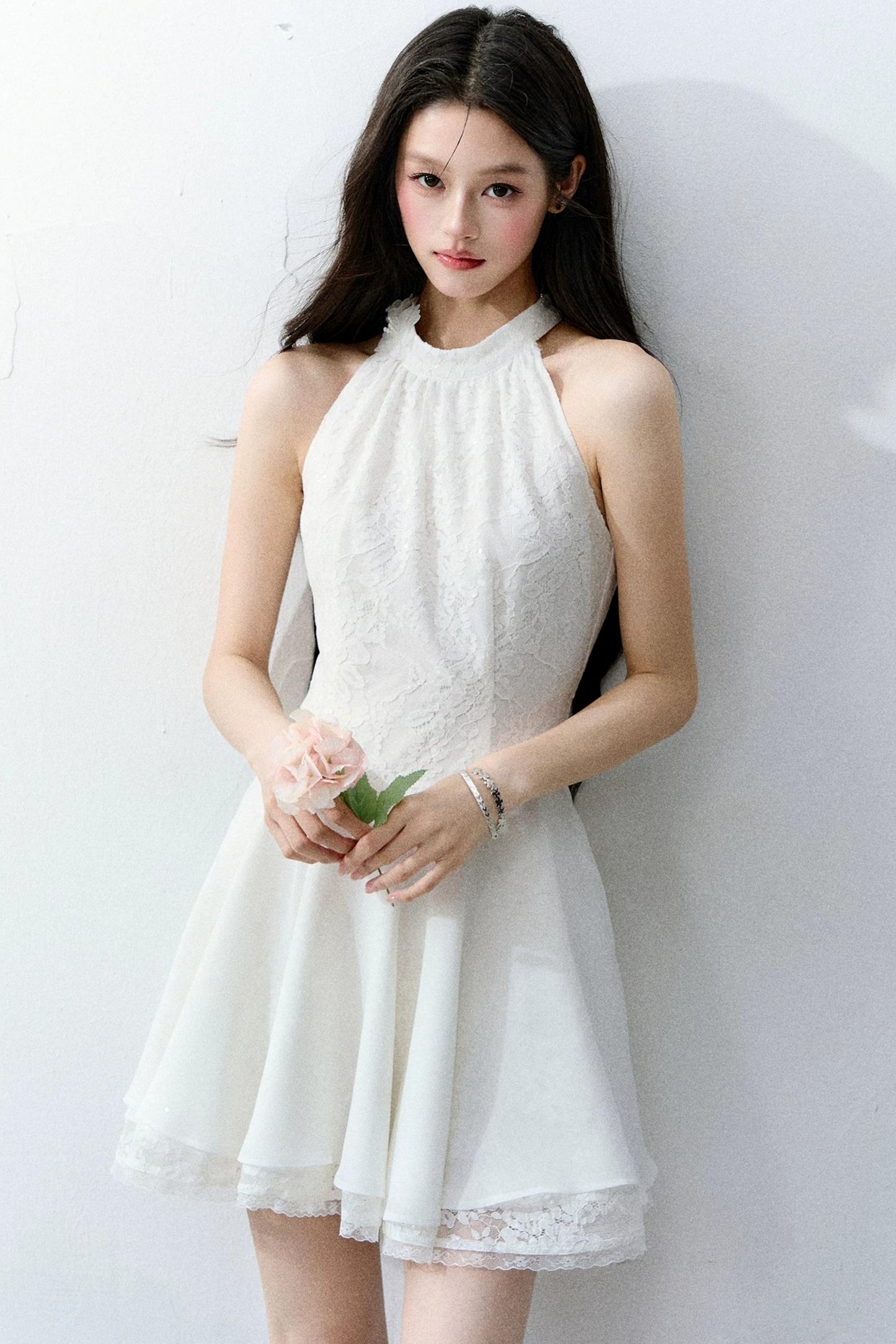 Florales Spitzenkleid mit Pailletten