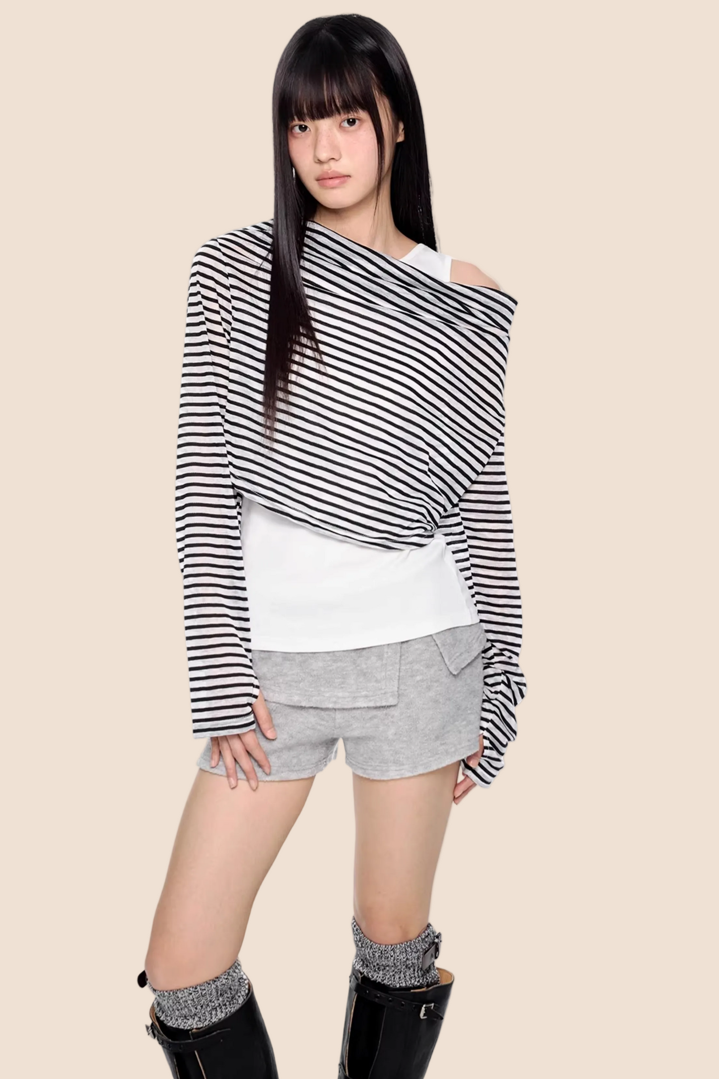 Gestreifte asymmetrische leichte Bluse