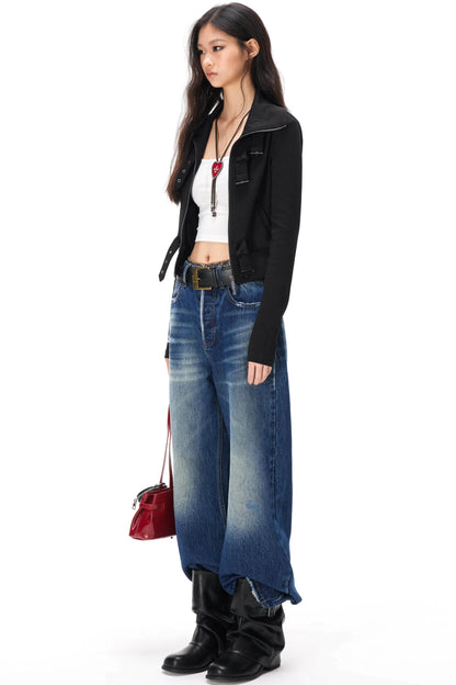 Amerikanische, locker fallende Jeanshose im Used-Look