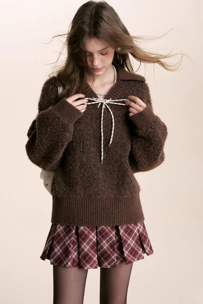 Contrasting Color Bias-Cut Pleated Short Skirt