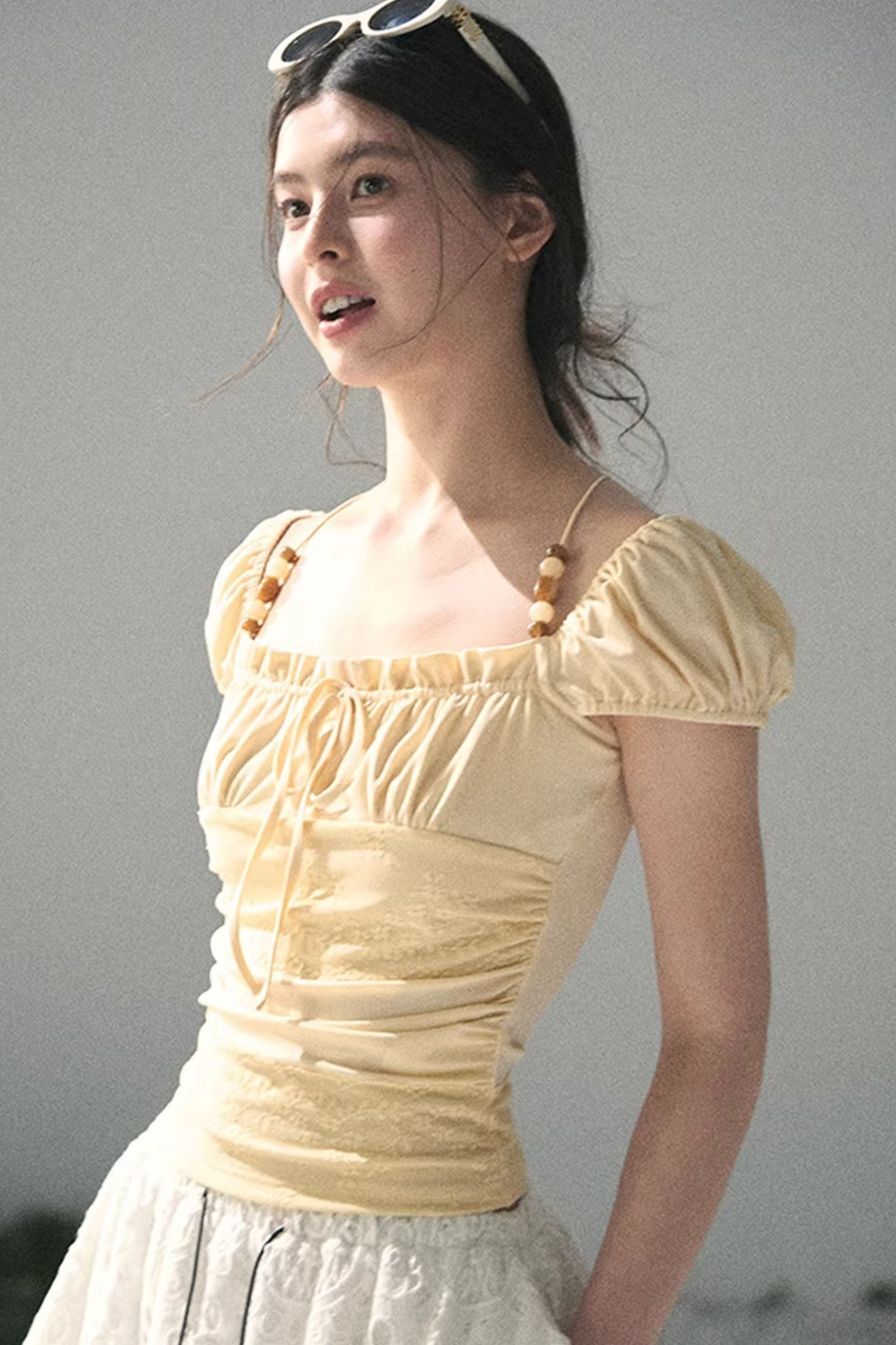 Haut dos nu en dentelle de rêve