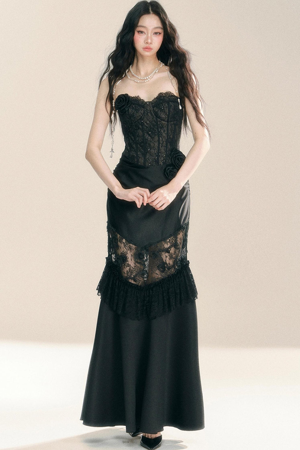 Temperamental and casual one-shoulder neck lace stitching suspender dress