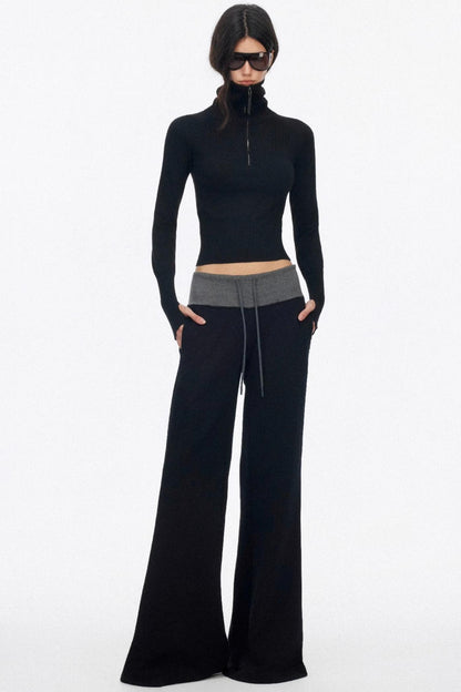 Half-Turtleneck Zip-Up Knitted Design Top