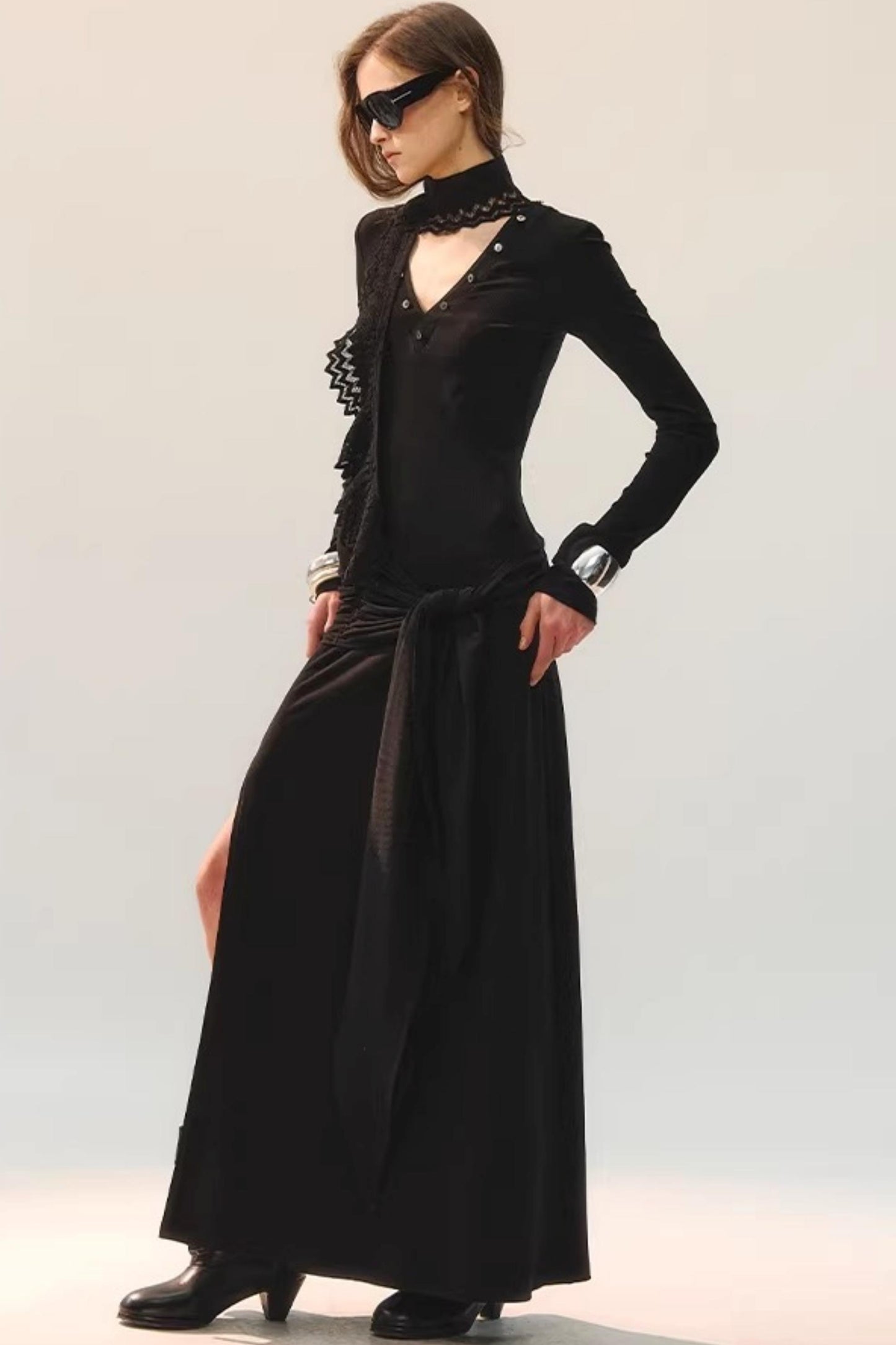 Spitzenkleid mit Schlitz