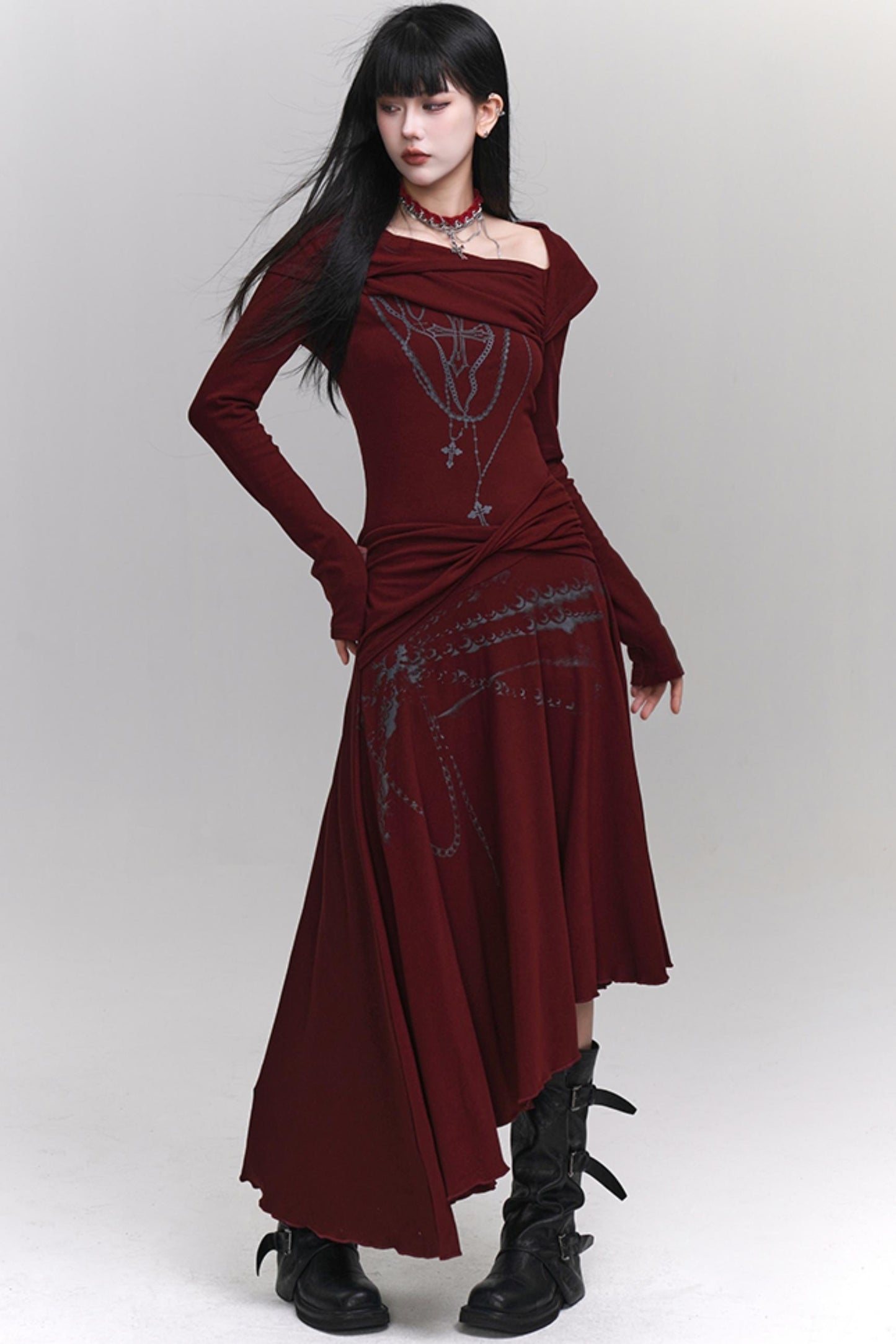 Ghost Girl's original beautiful niche red dress is worn by art students in autumn and winter