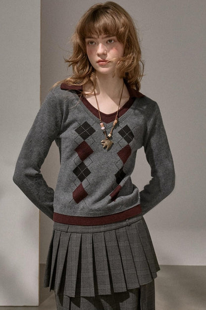 Contrast V-Neck Pullover