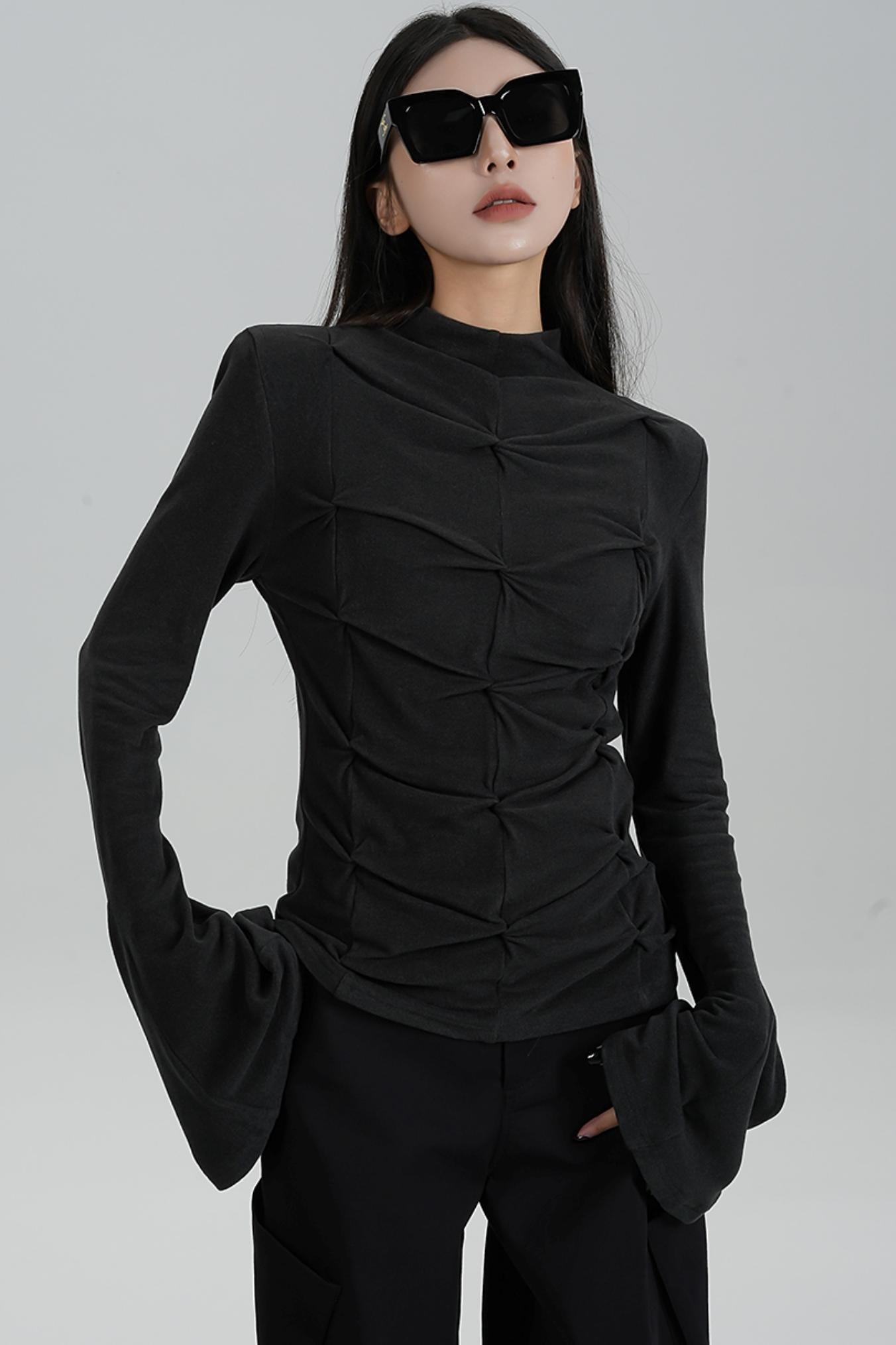 SRYSAME's design is slim, pleated, flared, long-sleeved, T-shirt, underneath, and top, a new autumn women's wear