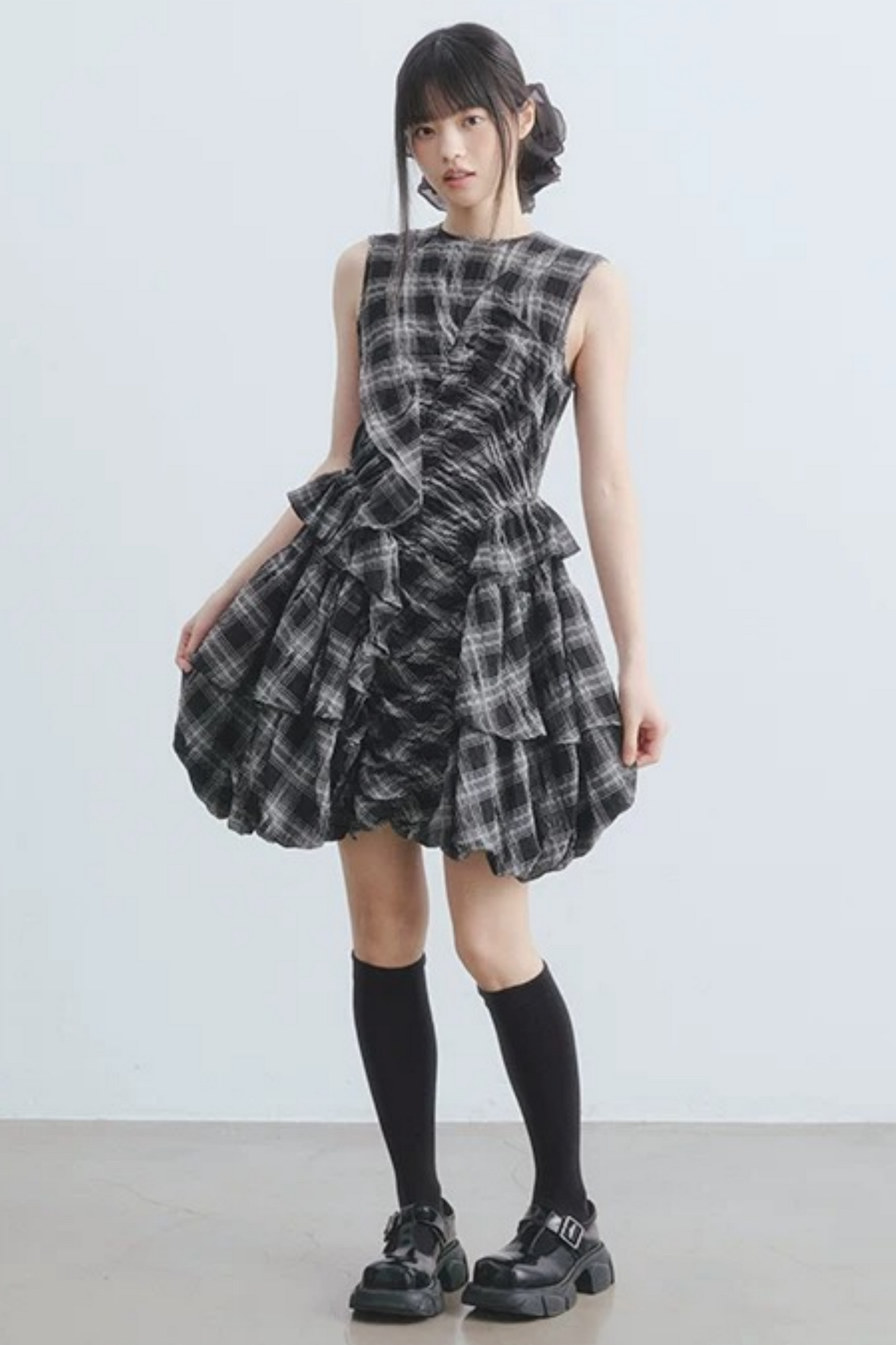 Vestido mate de cuadros con volantes