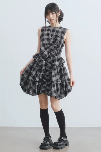 Vestido mate de cuadros con volantes