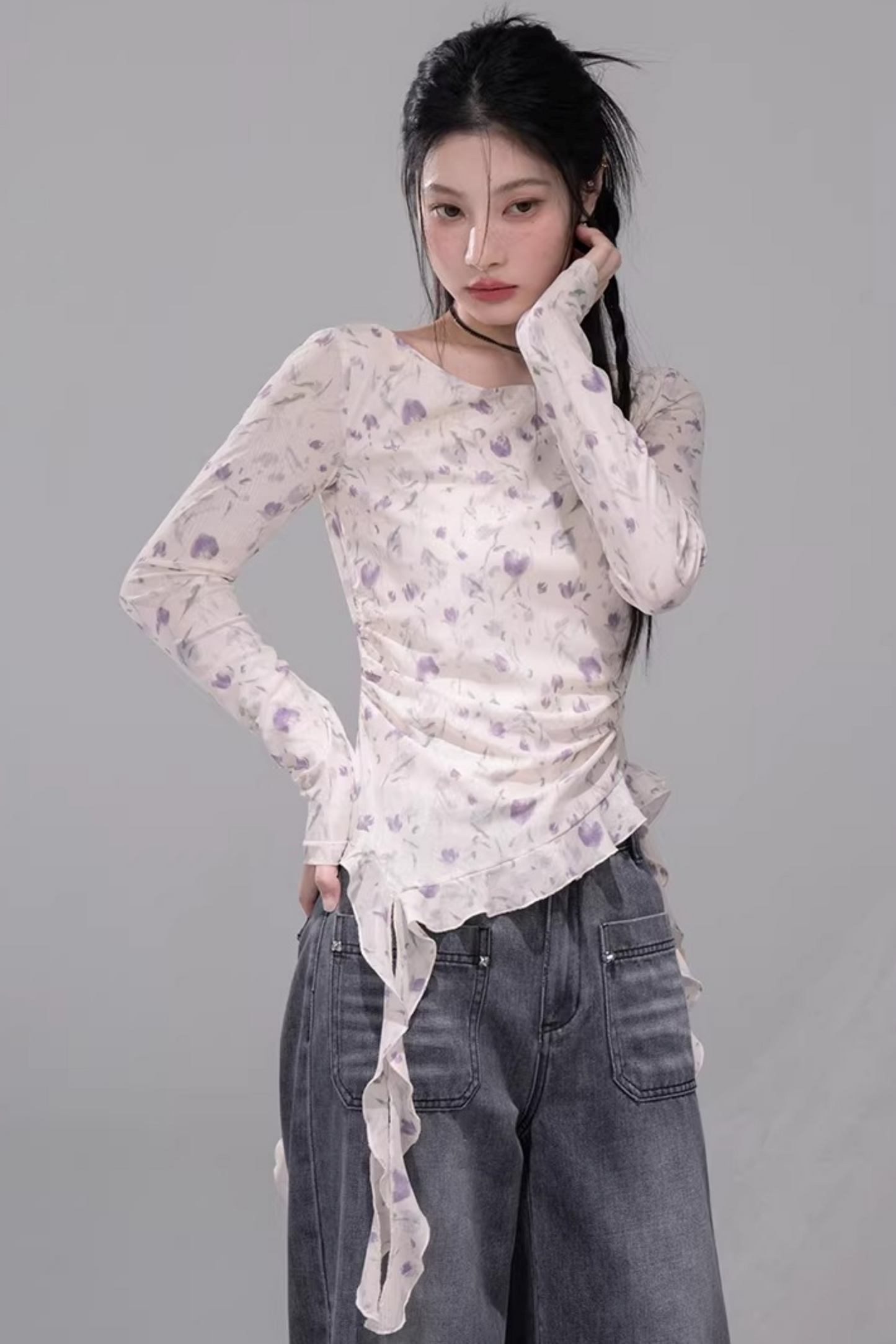 Flatternde-Frühlingsblumen-Bluse