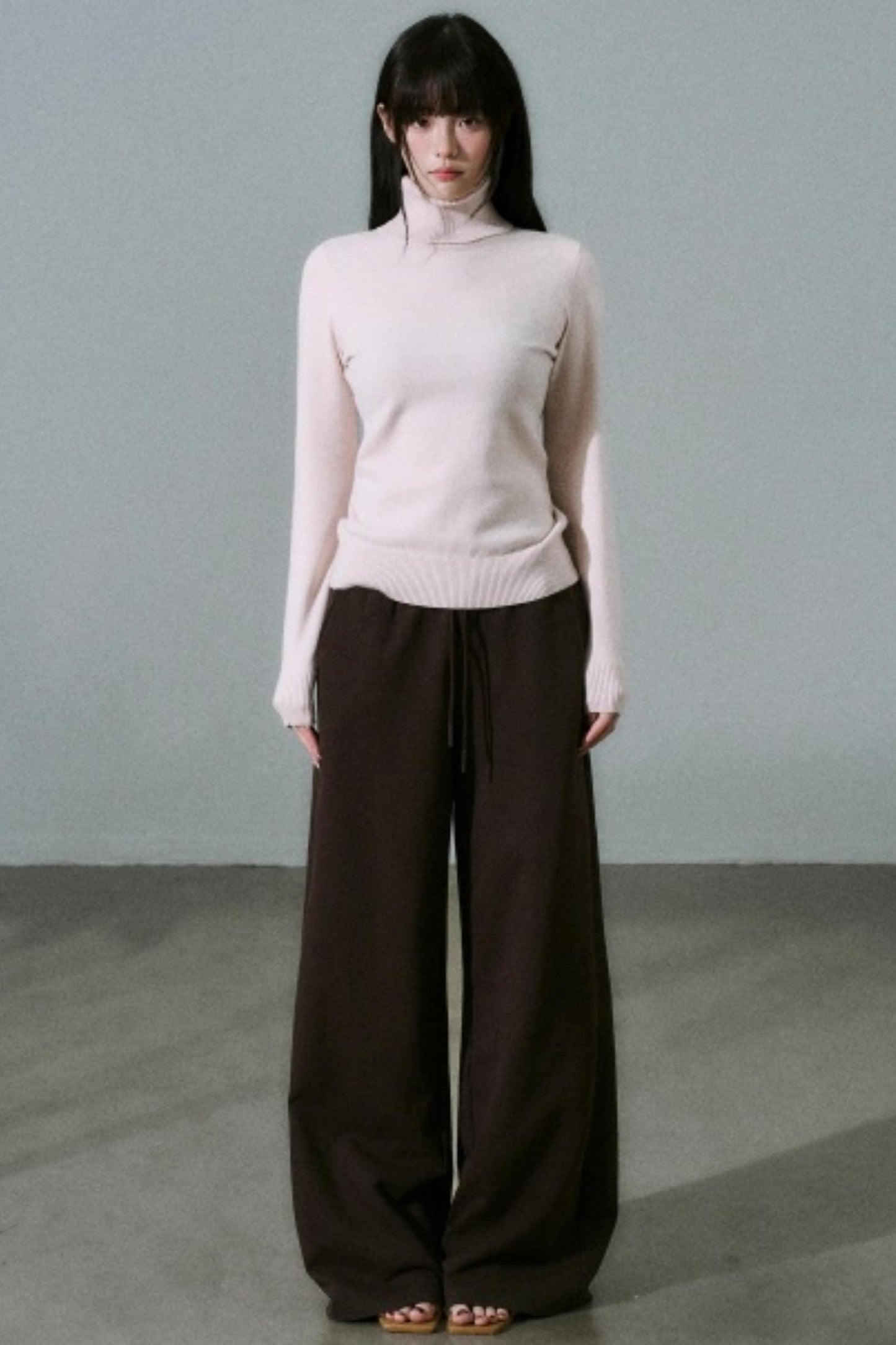 Versatile Elastic Turtleneck Sweater