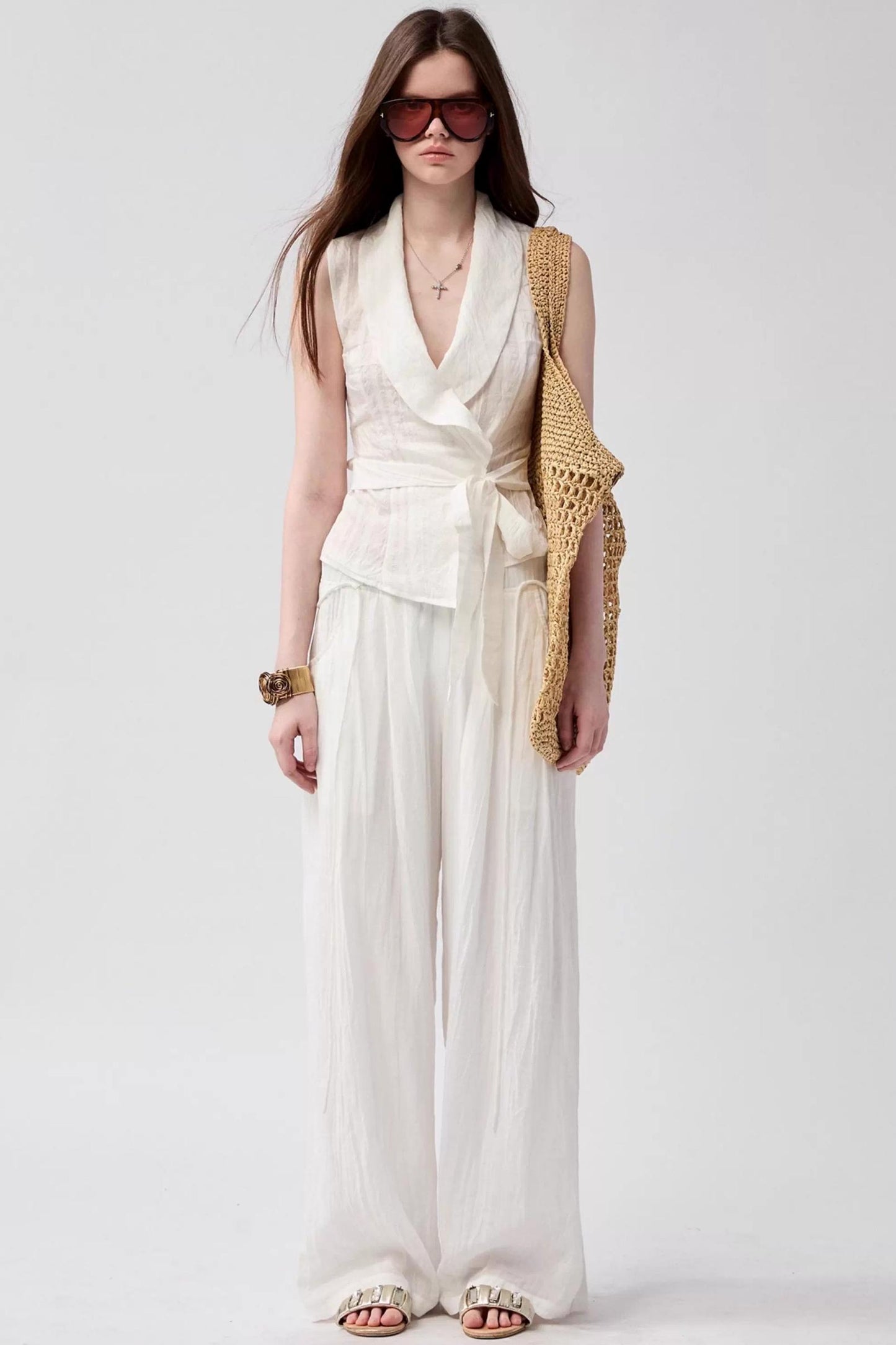 Elegant Line White Top