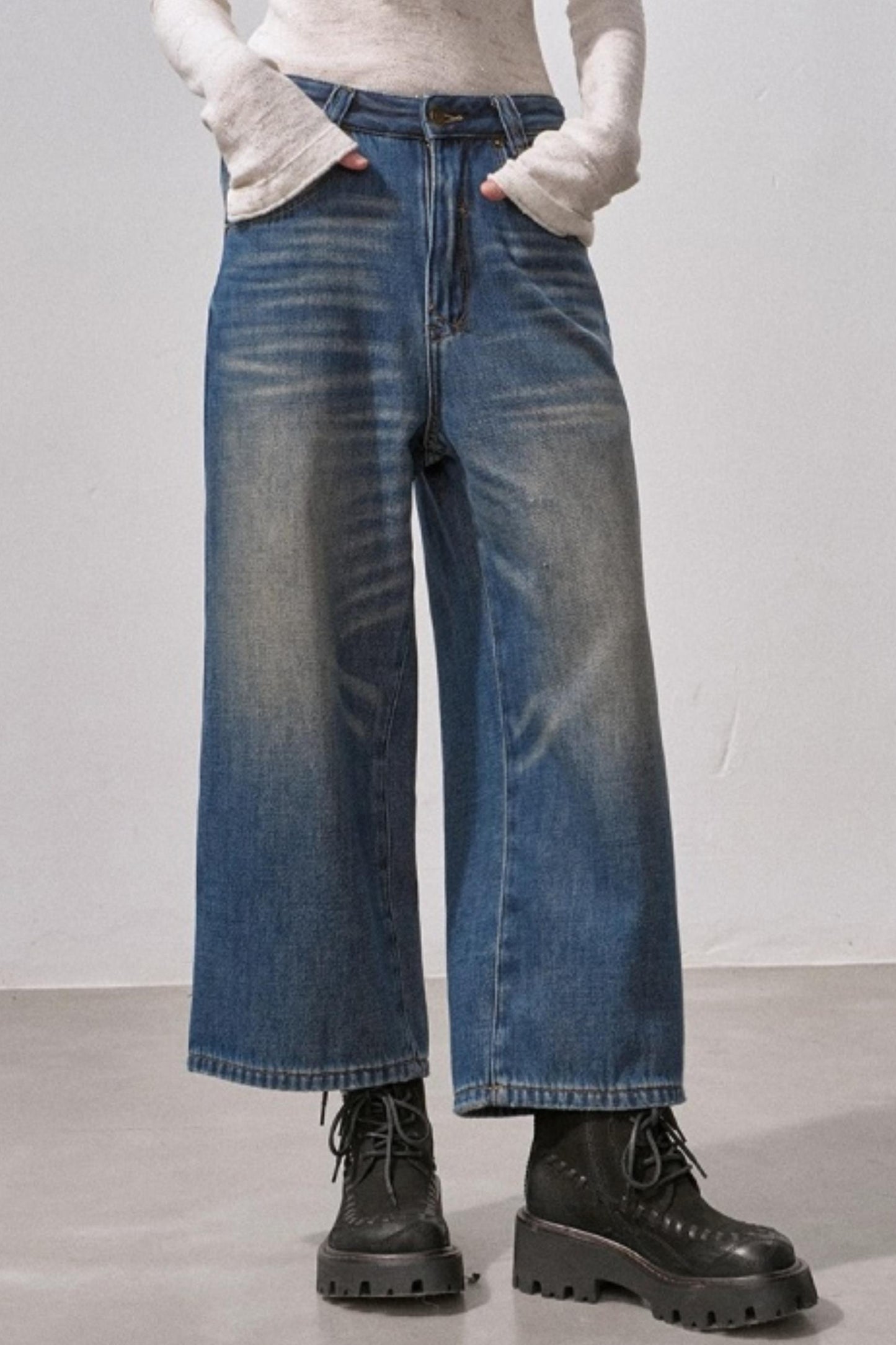 Retro Fleece-Lined Cropped Jeans