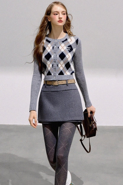 Collegiate Style Diamond Plaid Sweater