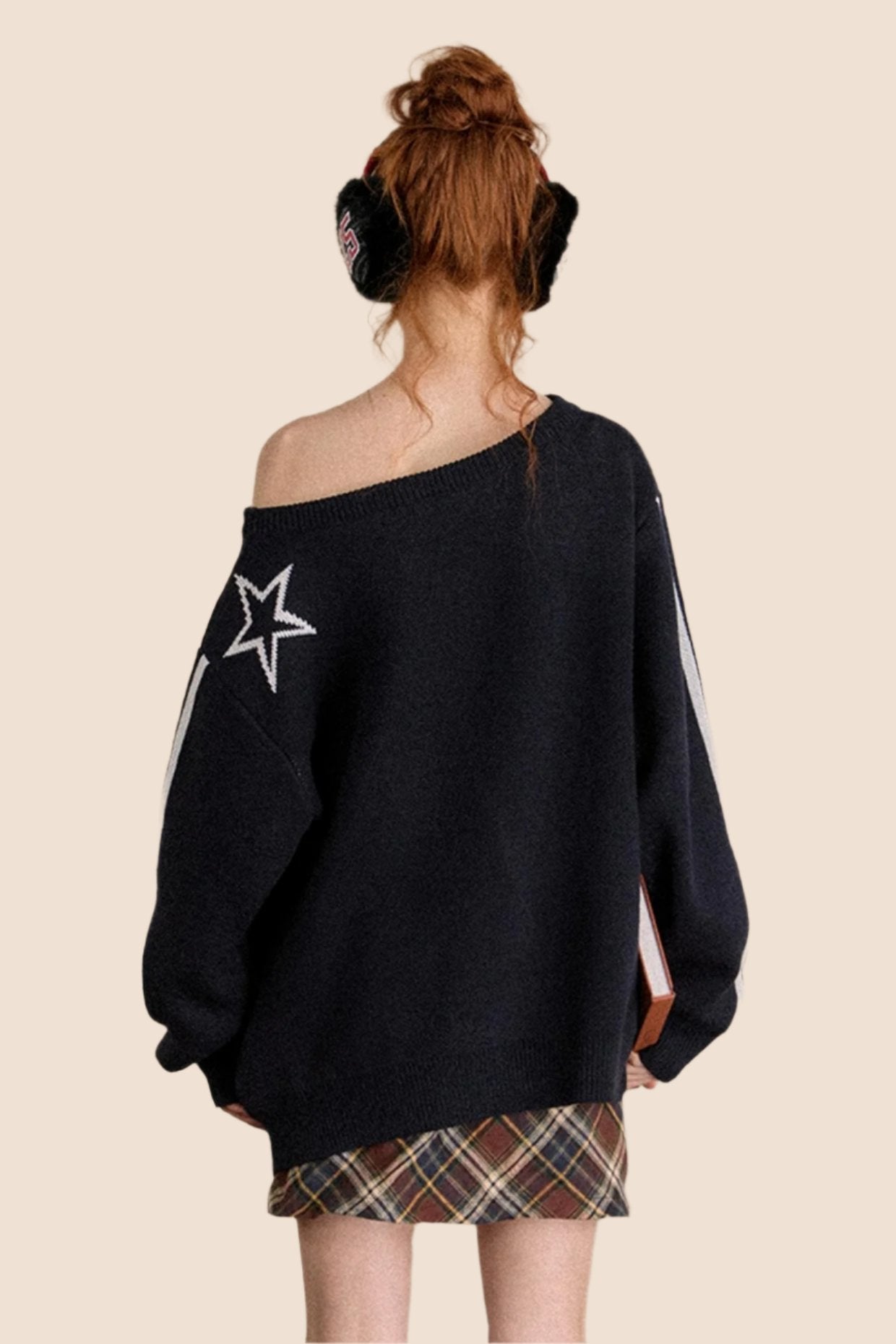 EZEK American Retro Slant Shoulder Crew Neck Pullover Pullover Damen Herbst und Winter neue lose kontrastierende Lazy Knit Pullover Trend