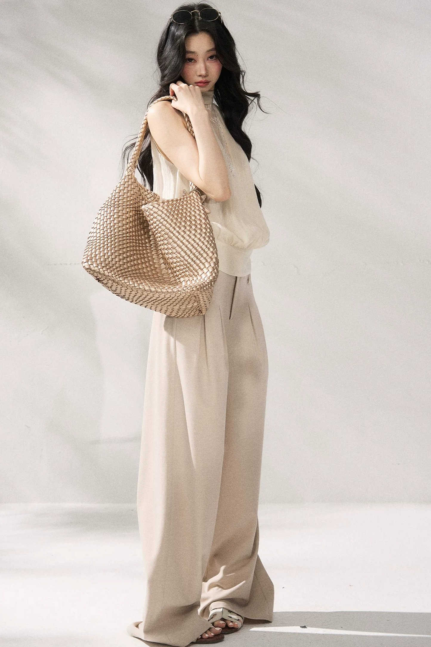 Gilet beige con scollo all'americana