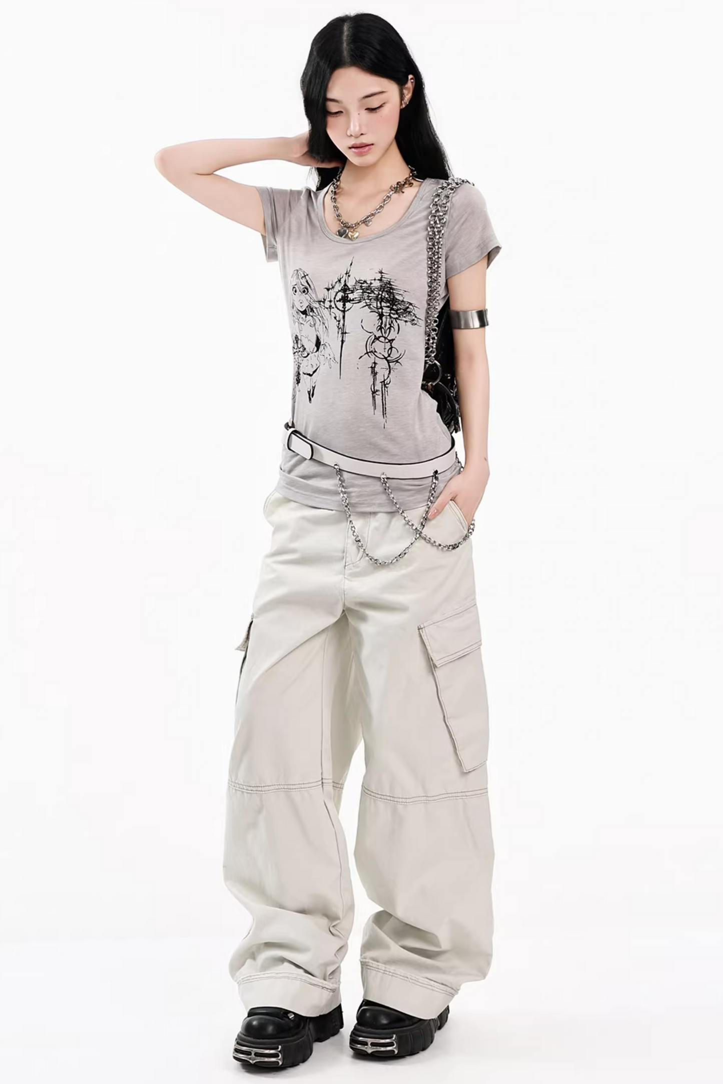 Dunkelgraues Buchstaben-Oberteil