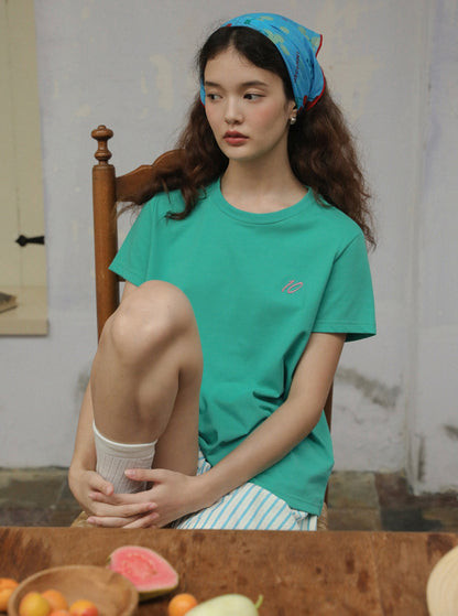 Full-Shoulder Basic T-Shirt