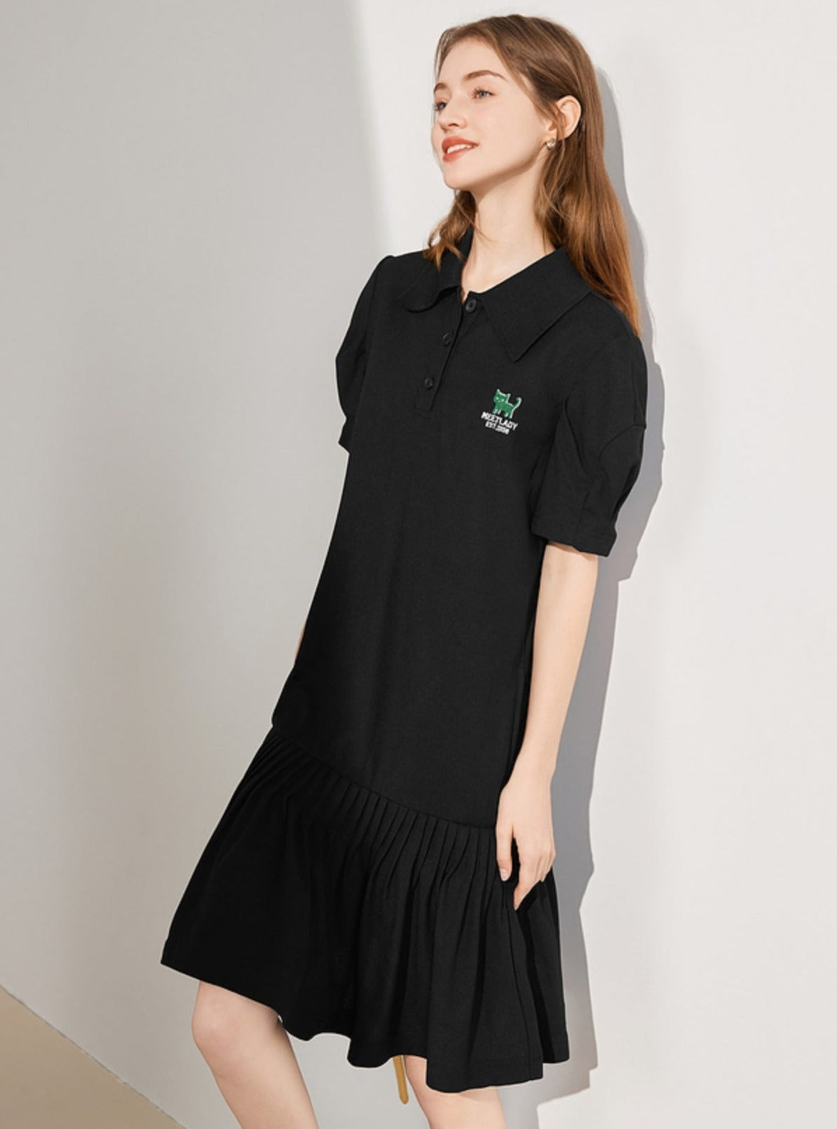 Polo-Kleid im College-Stil