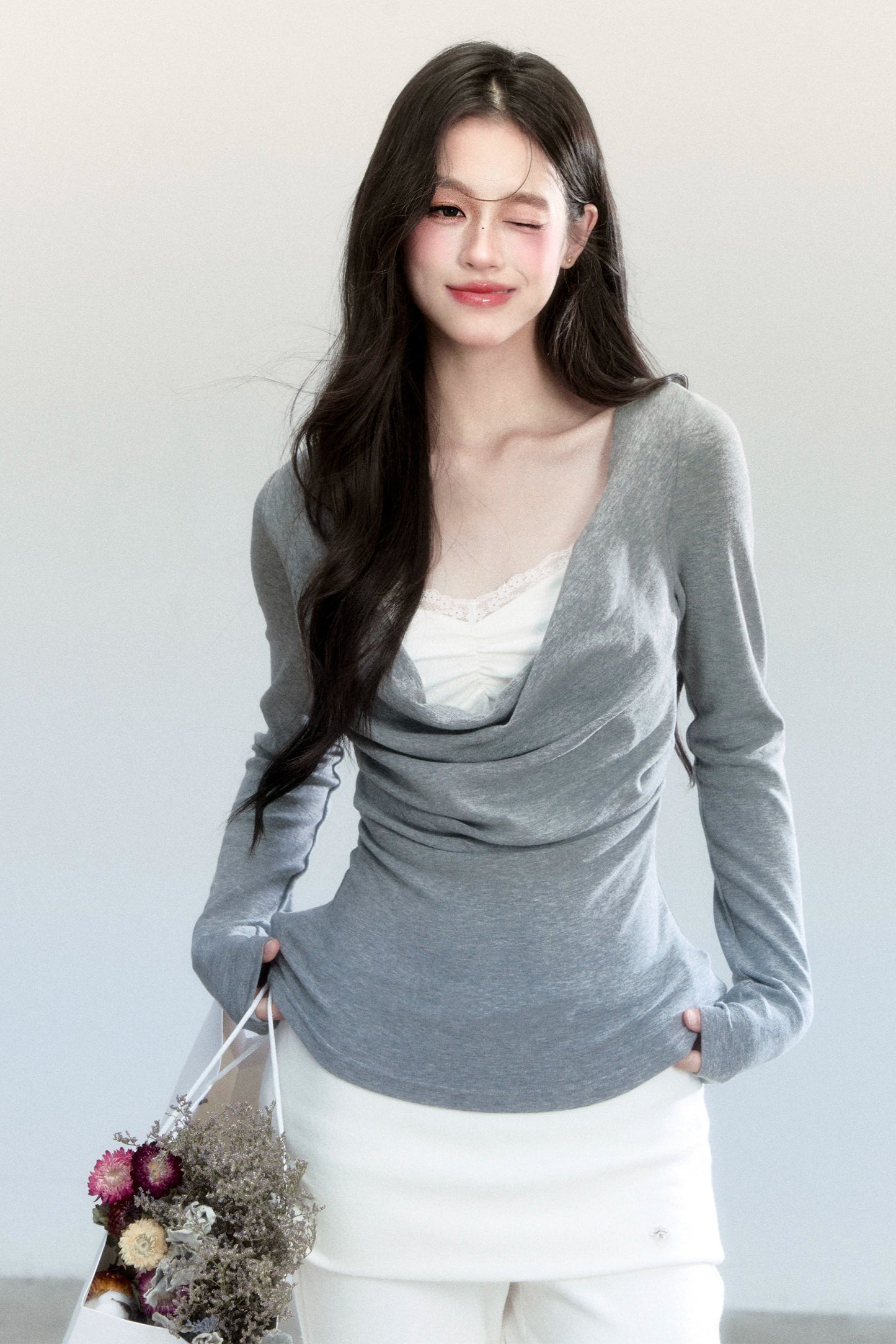 Fragile Gray Flower Swing Knitwear