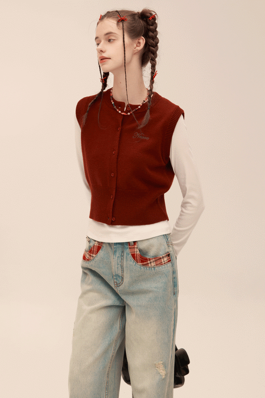 Embroidery Round Neck Sleeveless Knit Vest