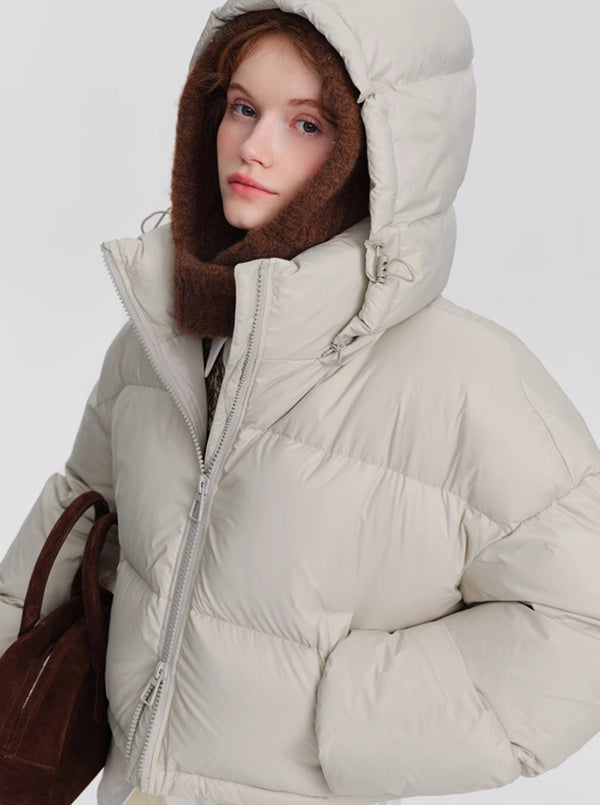 Small short hooded down jacket
